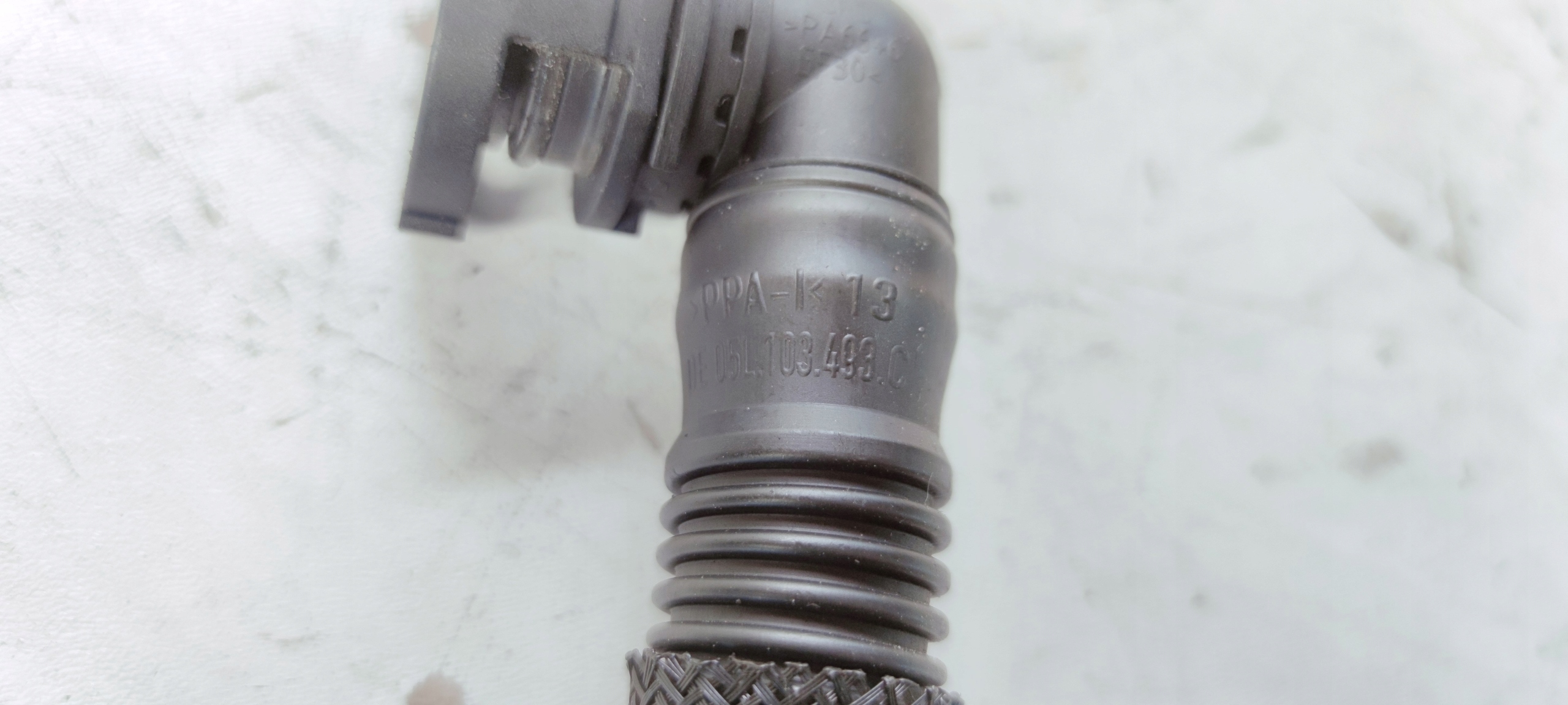 prijenos ODPOWIETRZAJACY AUDI A6 C8 A7 05L103493C