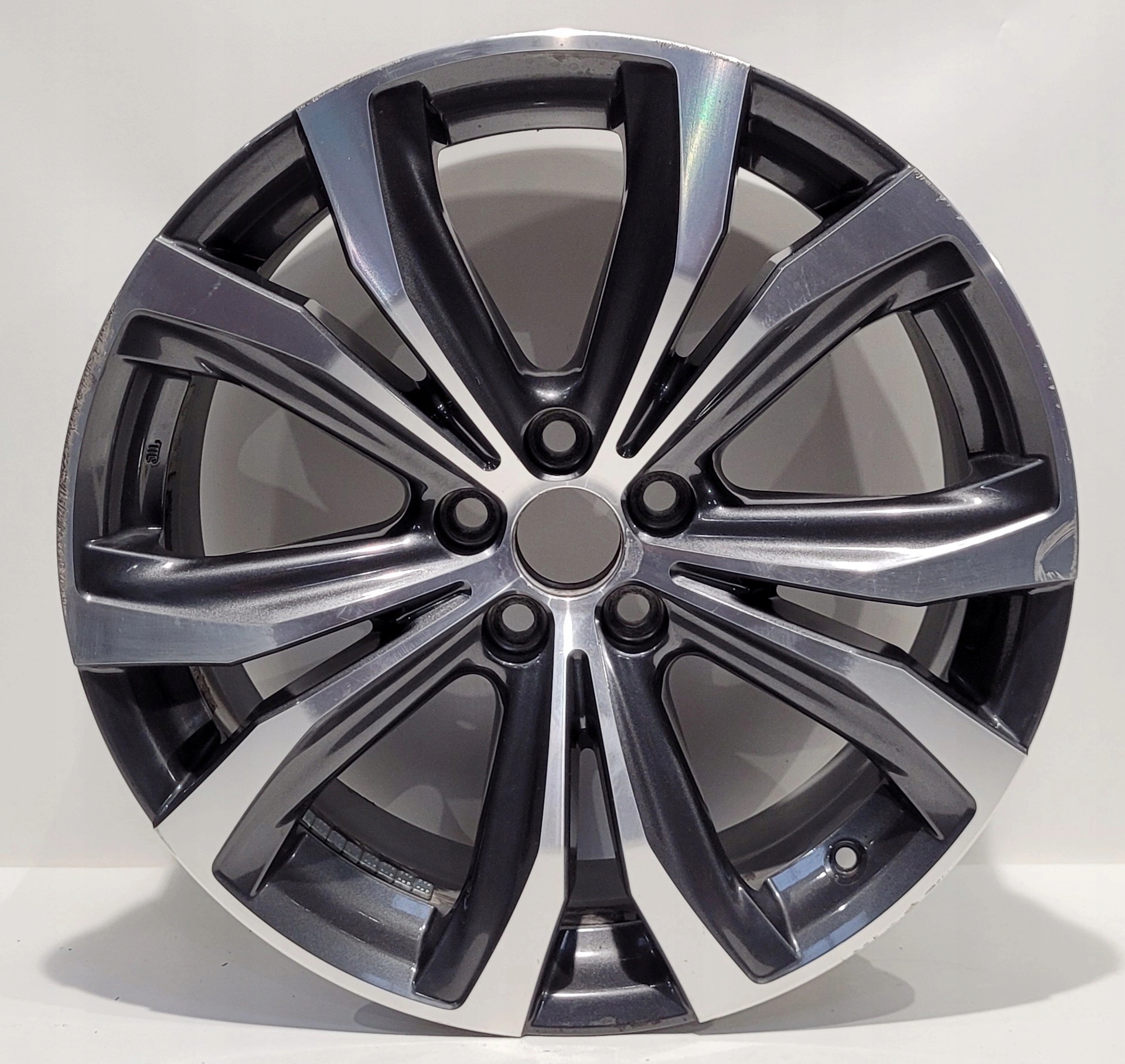 FELGA ALUMINIOWA LEXUS AVX 20 5x114.3 20x8J ET30