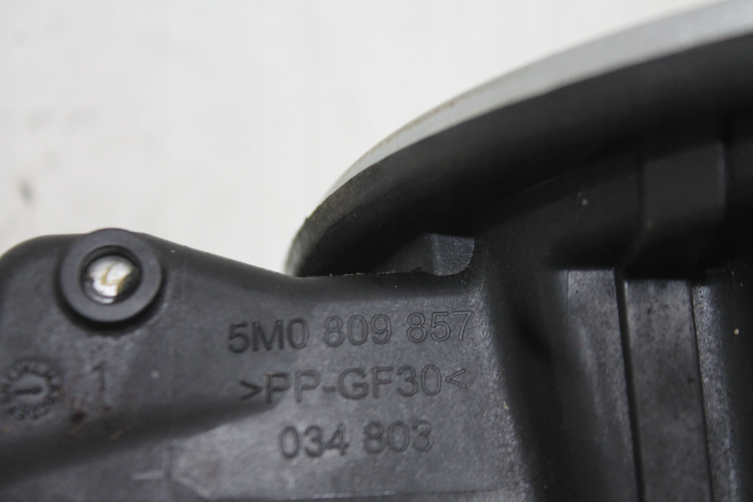 Tankklappe des Kraftstoffsbehälters 5M0809857 GOLF V PLUS