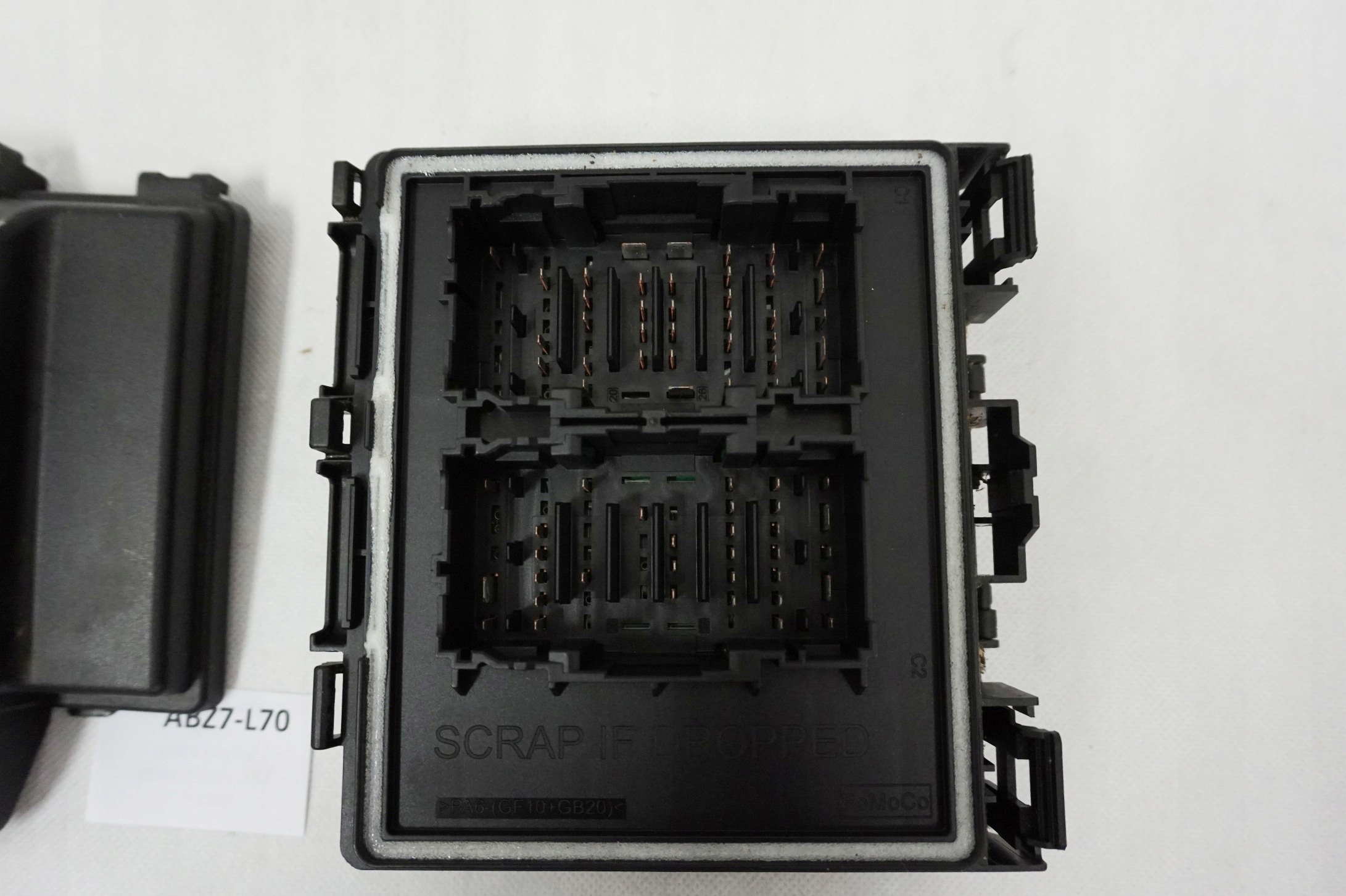 SKRZYNKA BEZPIECZNIKÓW FORD FIESTA ACTIVE VII MK8 Numer katalogowy oryginału H1BT-14D068-CG