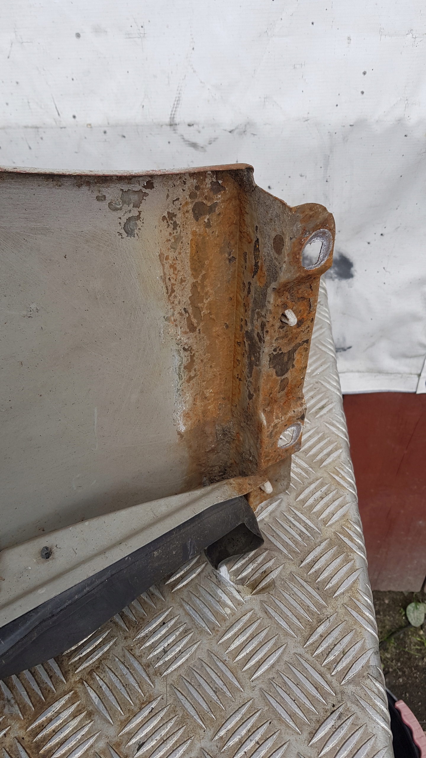 MERCEDES W203 fender left front 744
