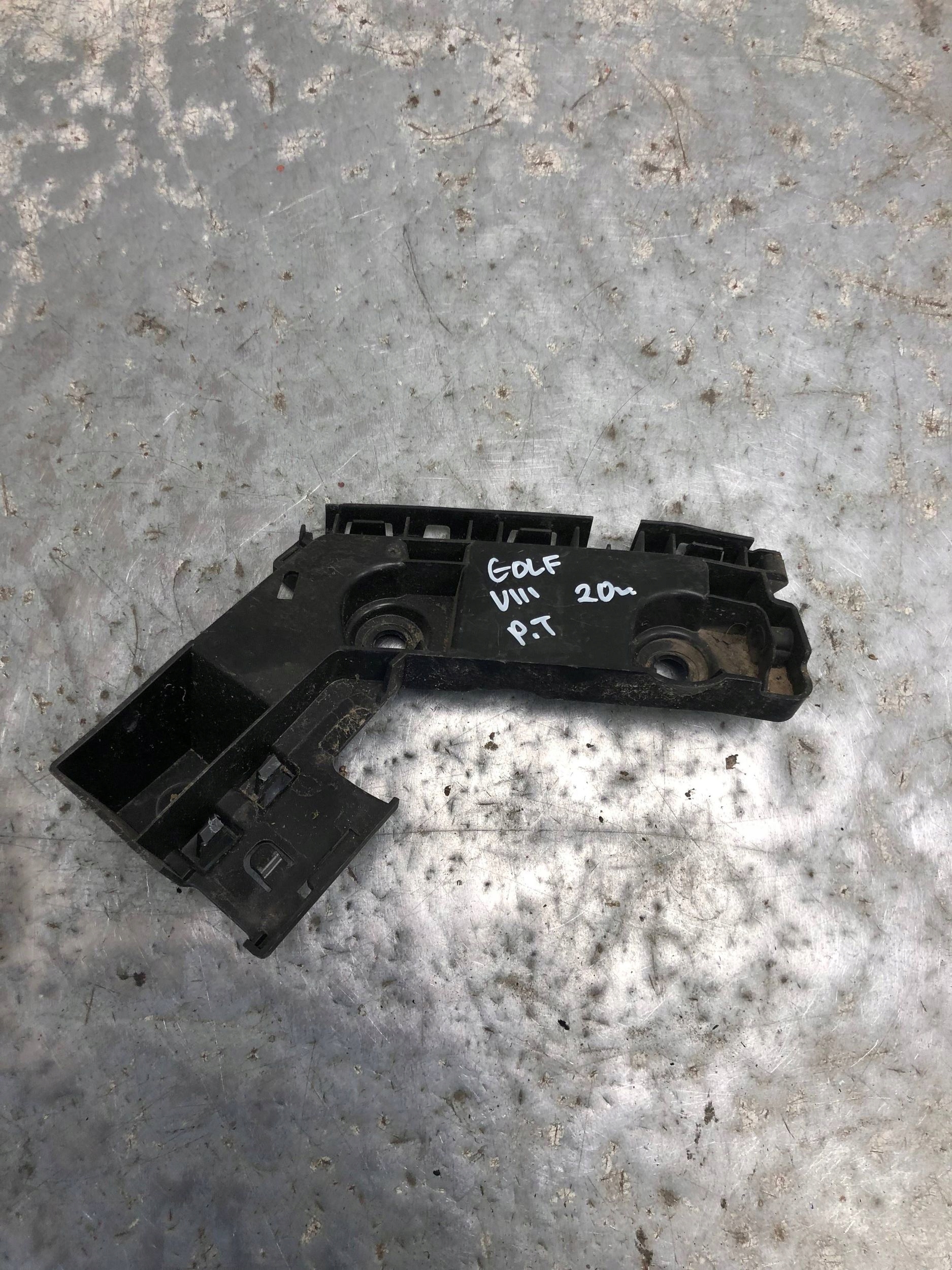 bumper bracket right rear part VW GOLF VIII 5H6807394D