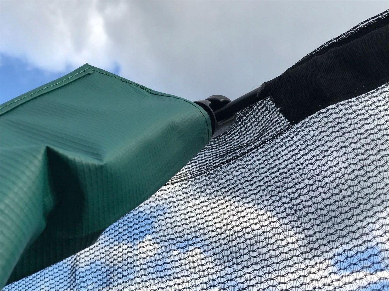 Trampolina zielona z siatką Jumpi 435 cm FT 14 (427-435 cm) Rozmiar (ft) 14 (427-435 cm)