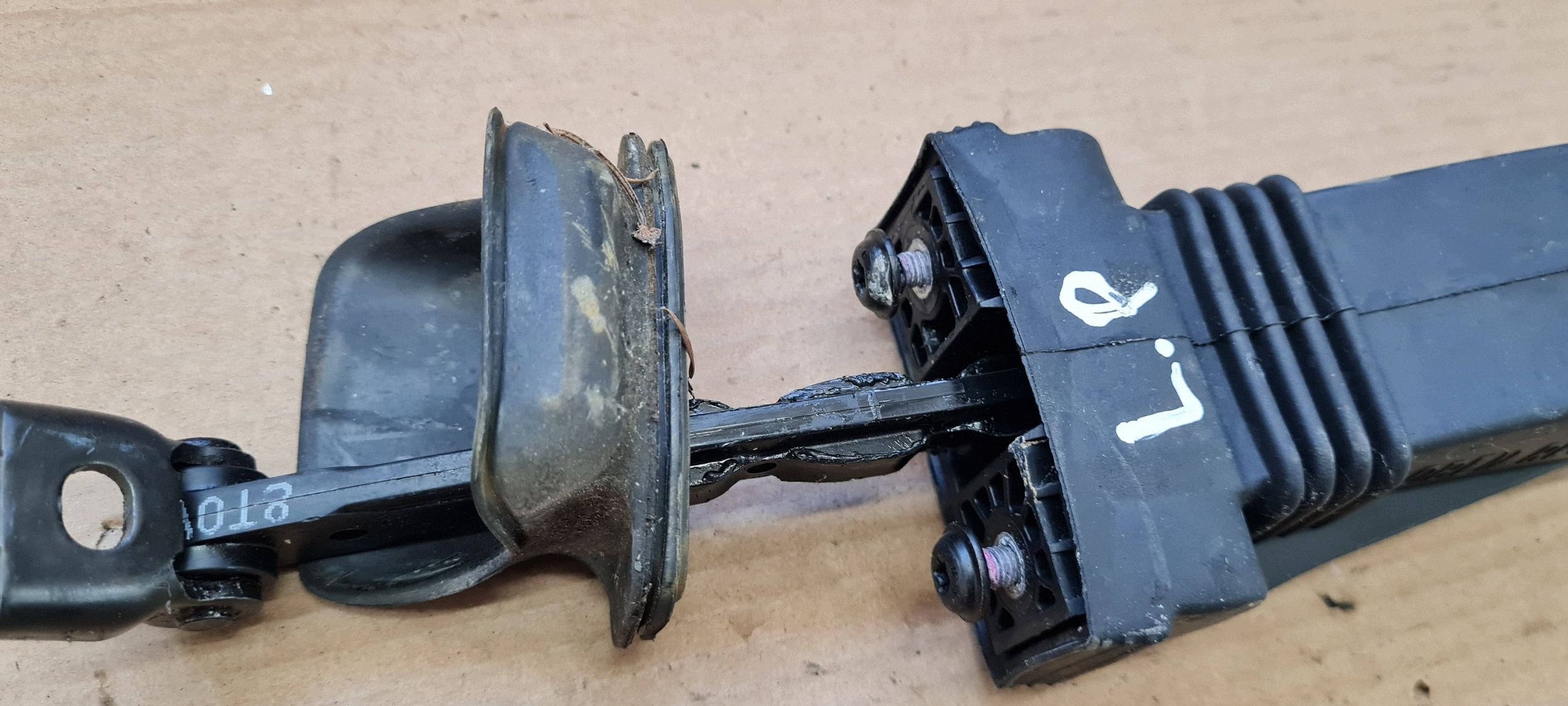 S5 8T A5 LIFT limiter door left right front 8T0837249