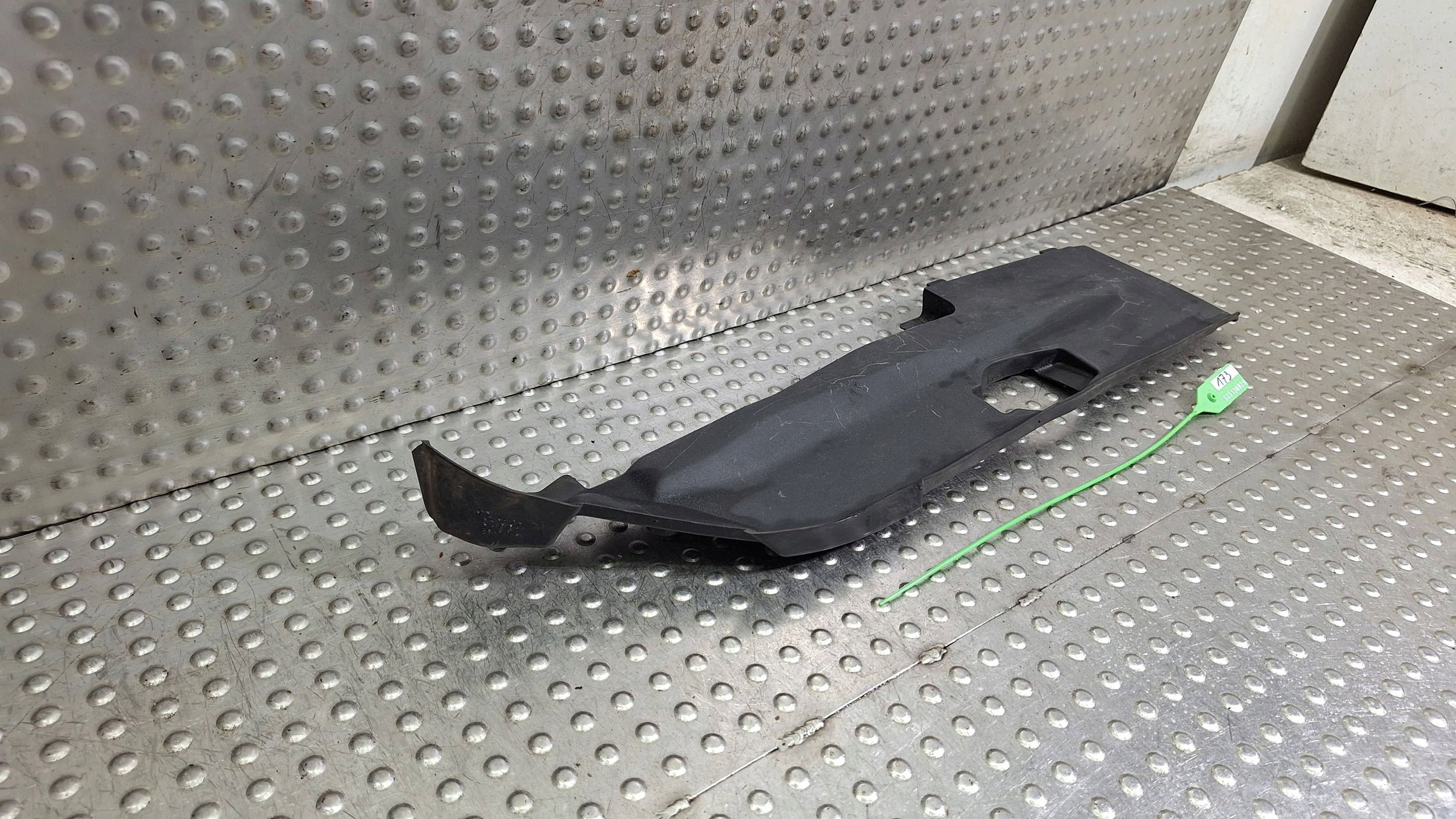 cap under the window right 4H0819336 AUDI A8 D4 4H