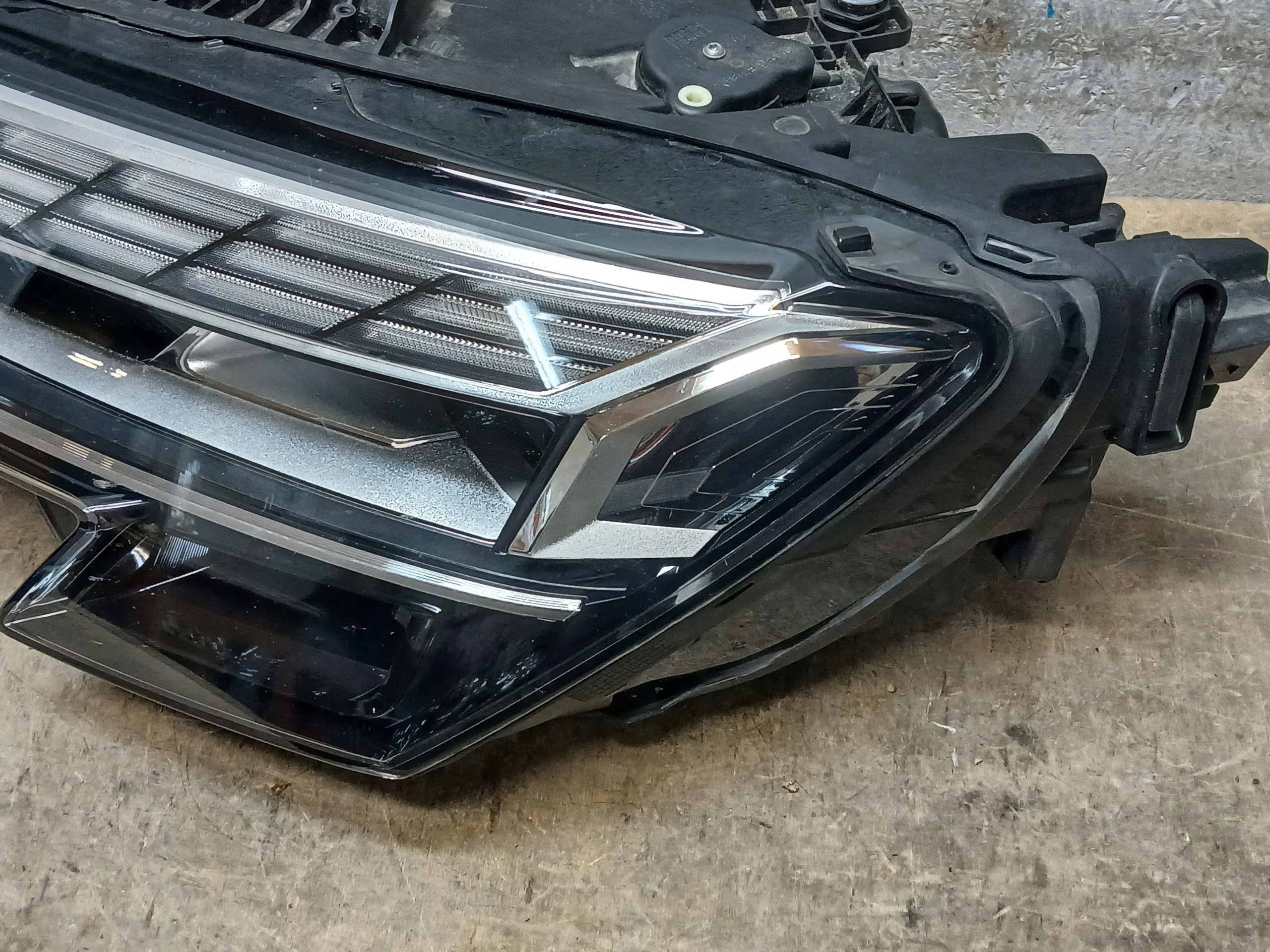 light front left AUDI A3 8Y0 FULL LED 8Y0941035H