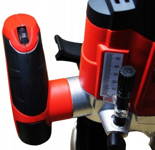 FREZARKA GÓRNOWRZECIONOWA RĘCZNA DO DREWNA OBF1200 Zasilanie sieciowe