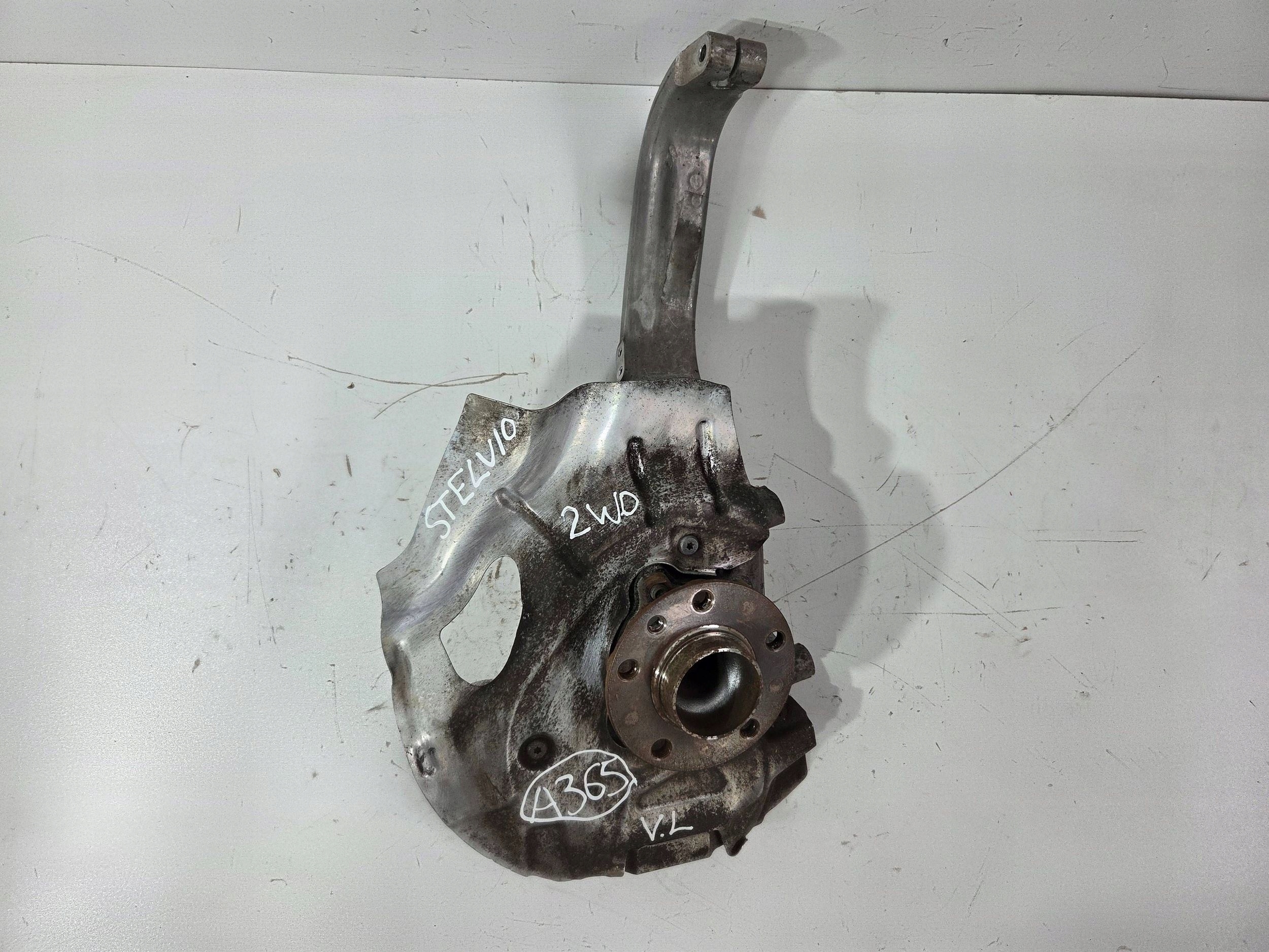 Alfa Romeo Stelvio 2WD swing front left 50541552 (A365)