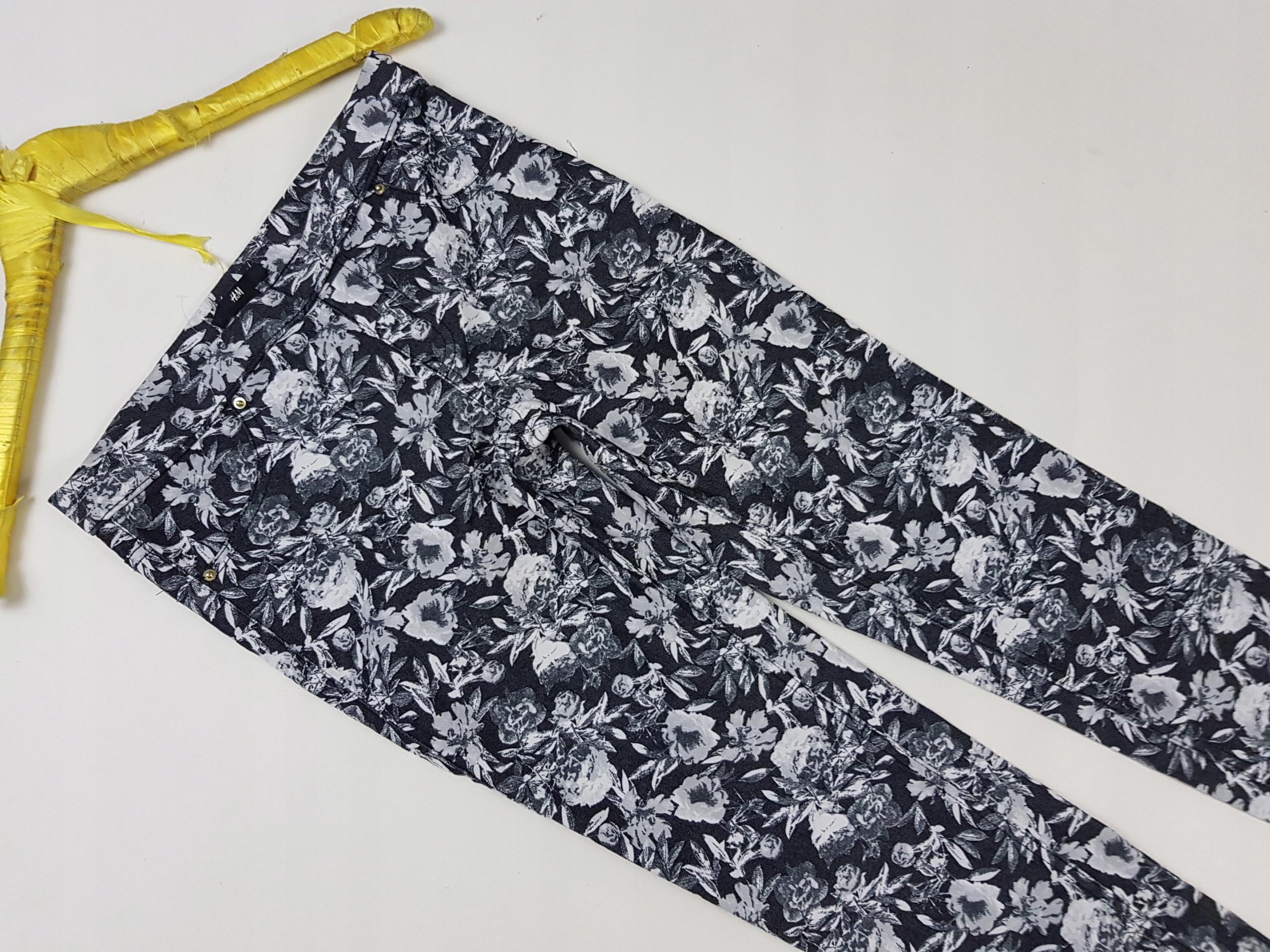 H&M 36 Spodnie rurki z wzorem Model brak