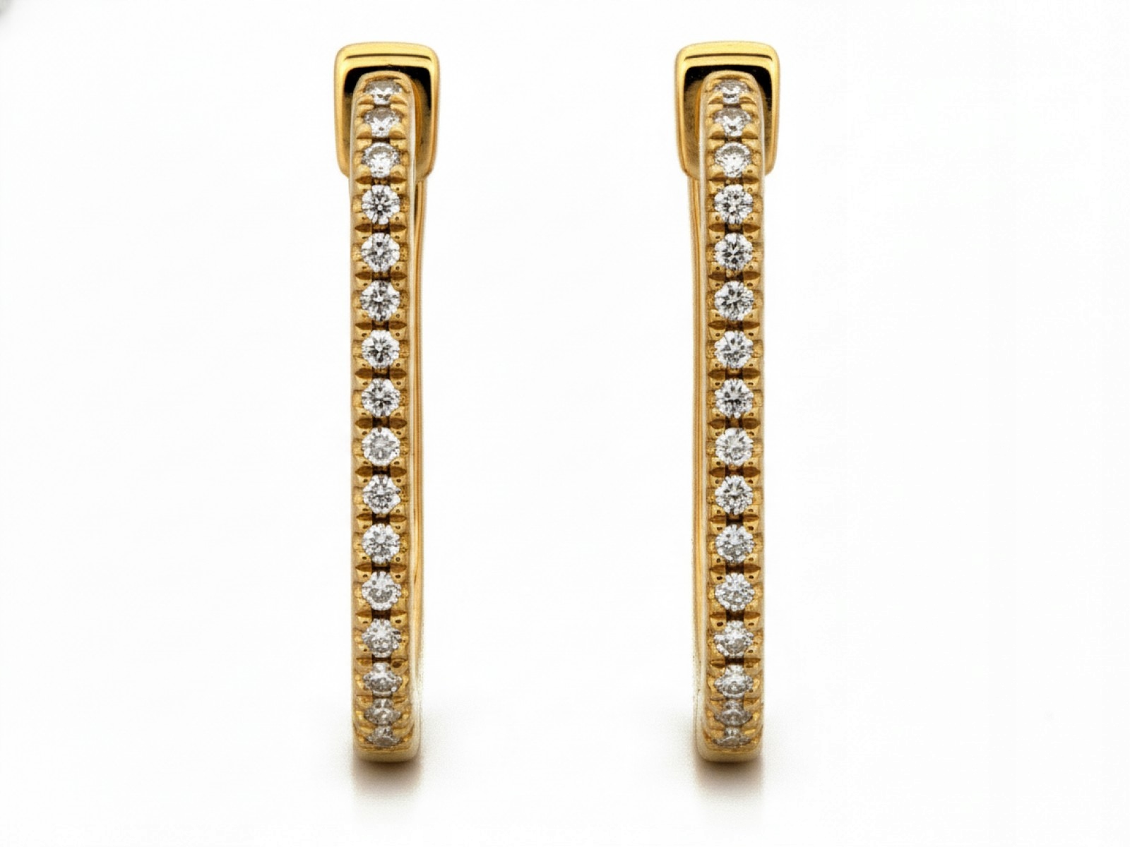 Náušnice zlaté ryzosti 585 anglické s brilianty 0,102 ct jsou ideální jako dárek