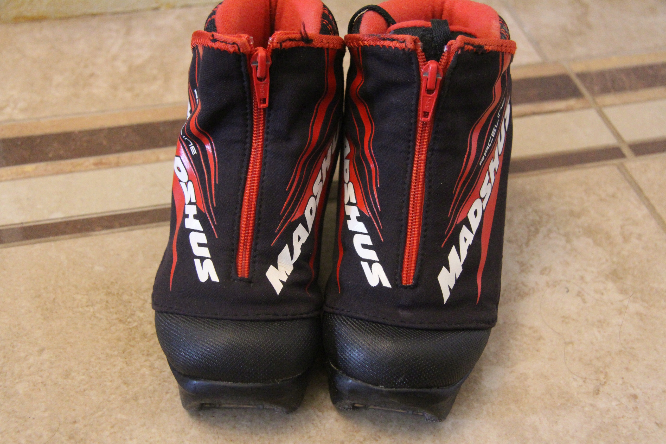 MADSHUS NNN - ROZ.27/18CM Rozmiar inny