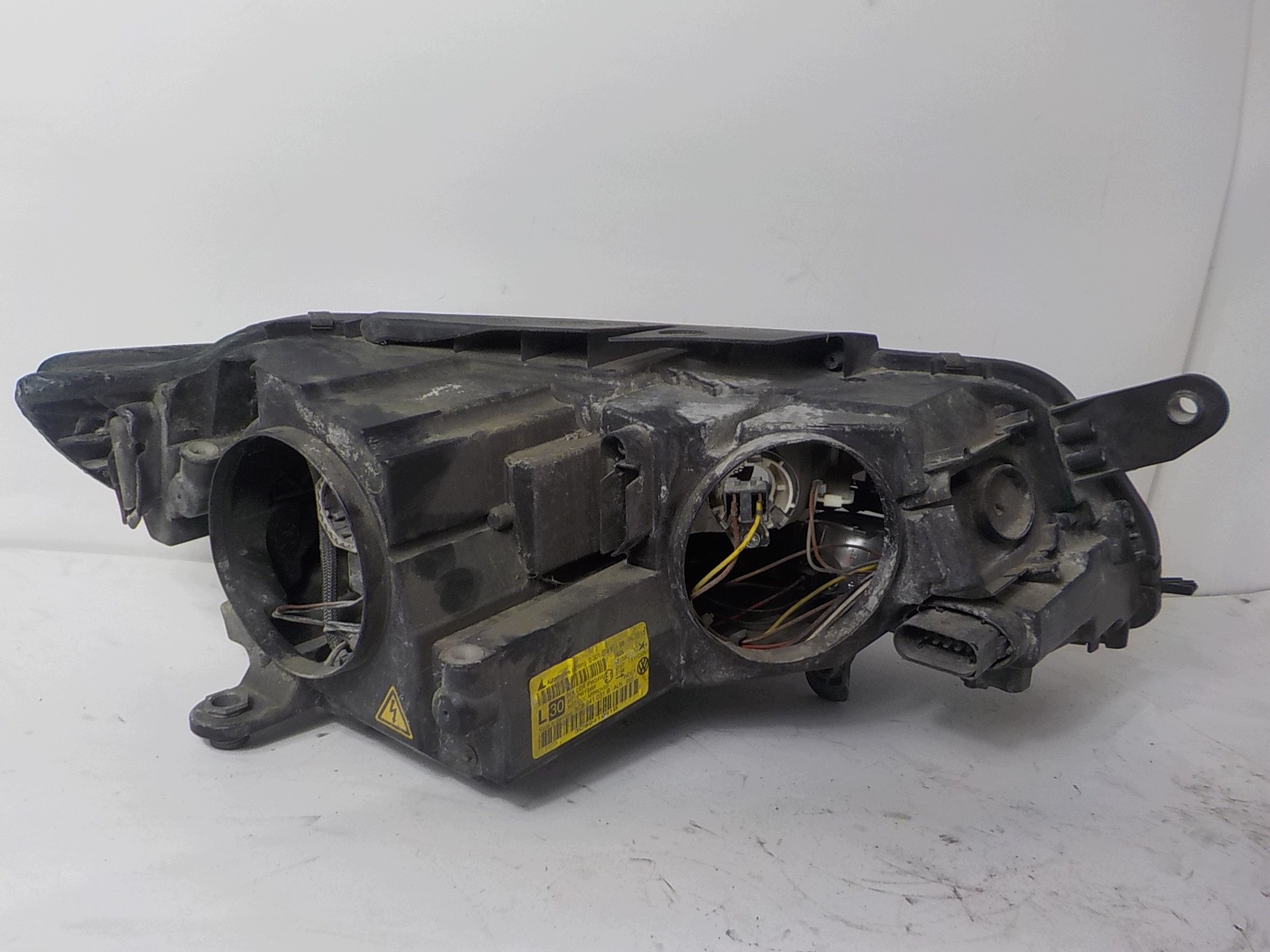 VOLKSWAGEN PASSAT CC LIFT XENON light left front front UK