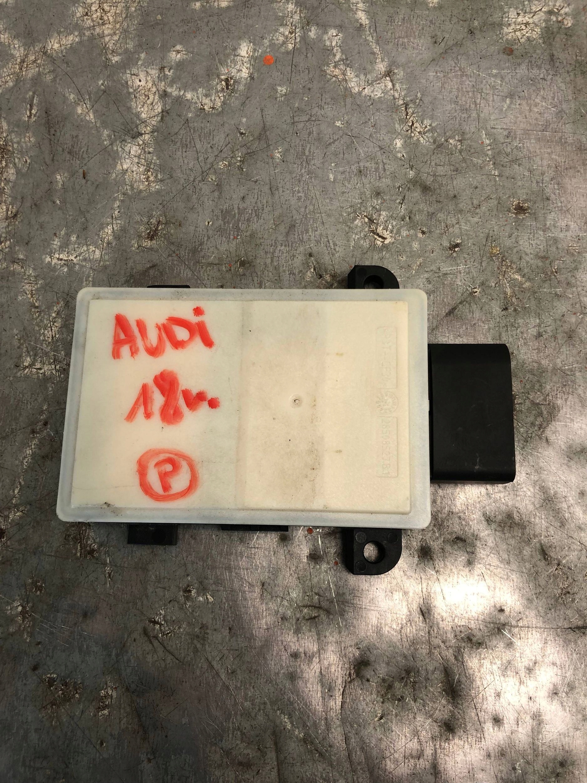 RADAR sensor ASYSTENT supports AUDI Q8 4N0907566E