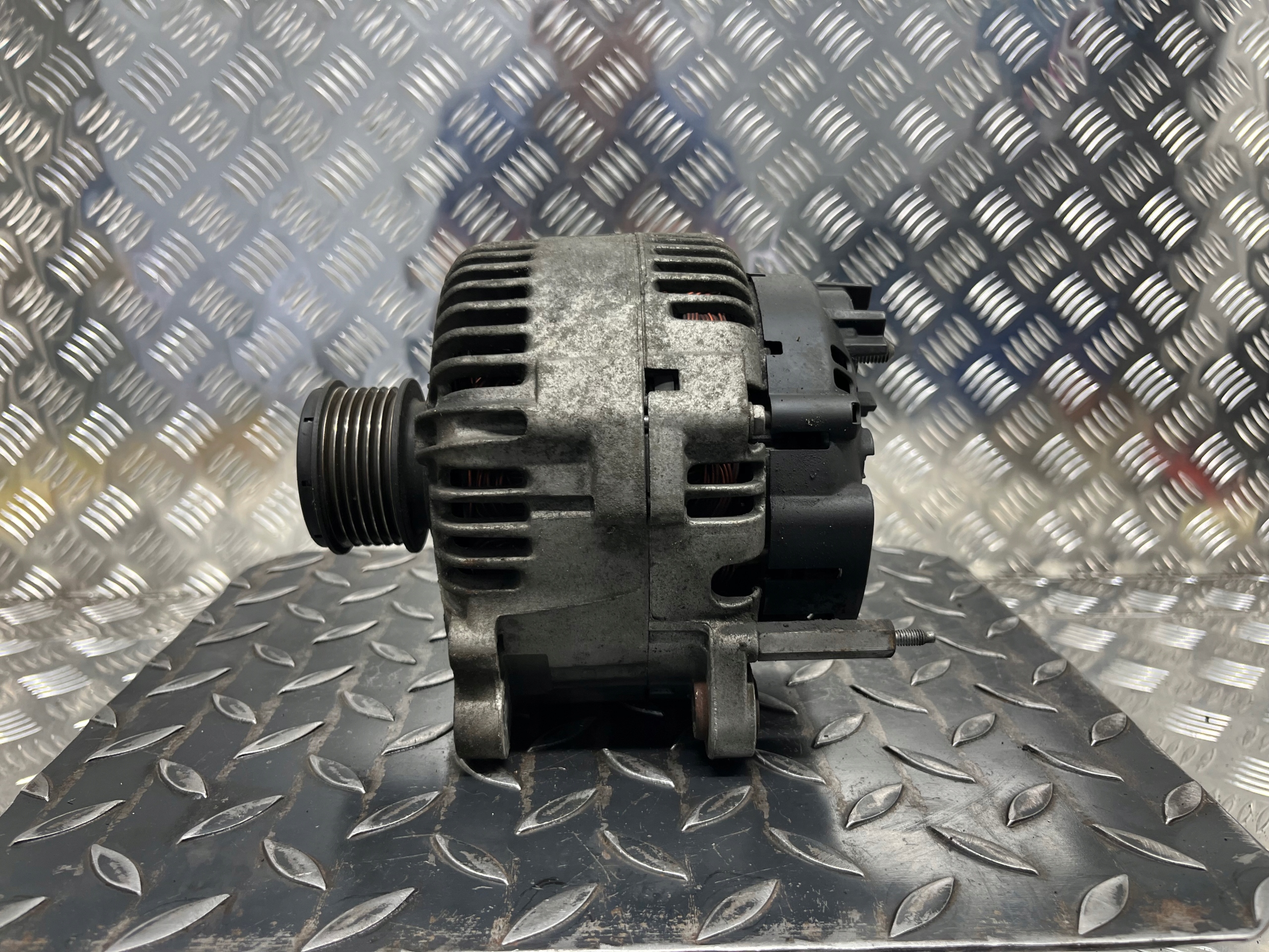 ALTERNATOR VOLKSWAGEN PASSAT B6 021903026L 180 A