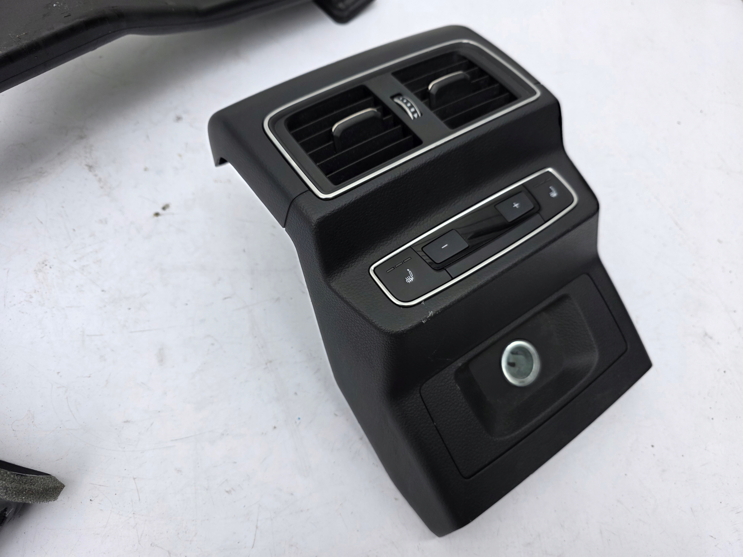 Unite commande clima NAWIEWOW Bouches buses Arrière 3 STREFY Arrière AUDI Q5 80A FY