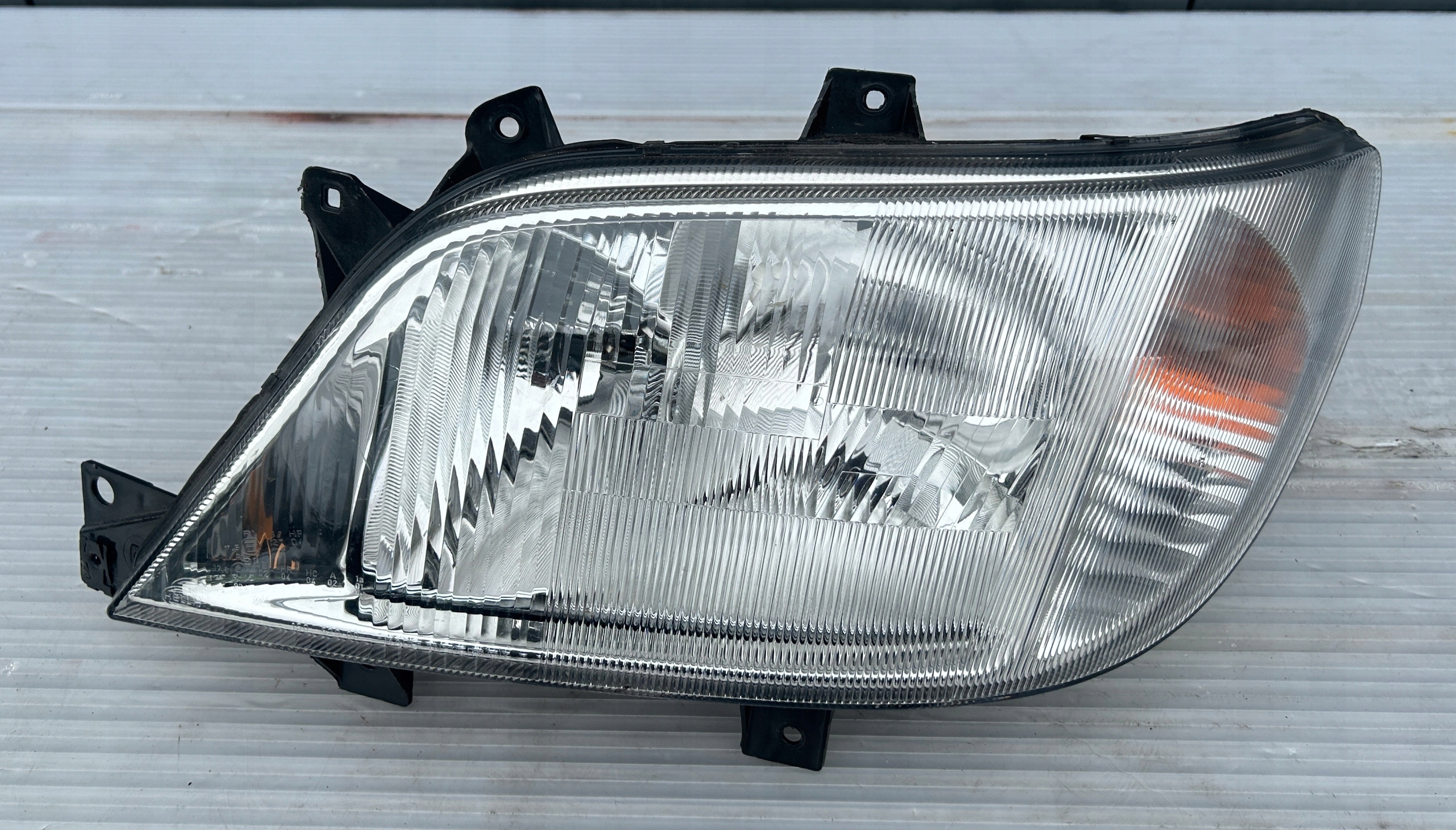 light left front MERCEDES SPRINTER 901 LIFT A9018201061