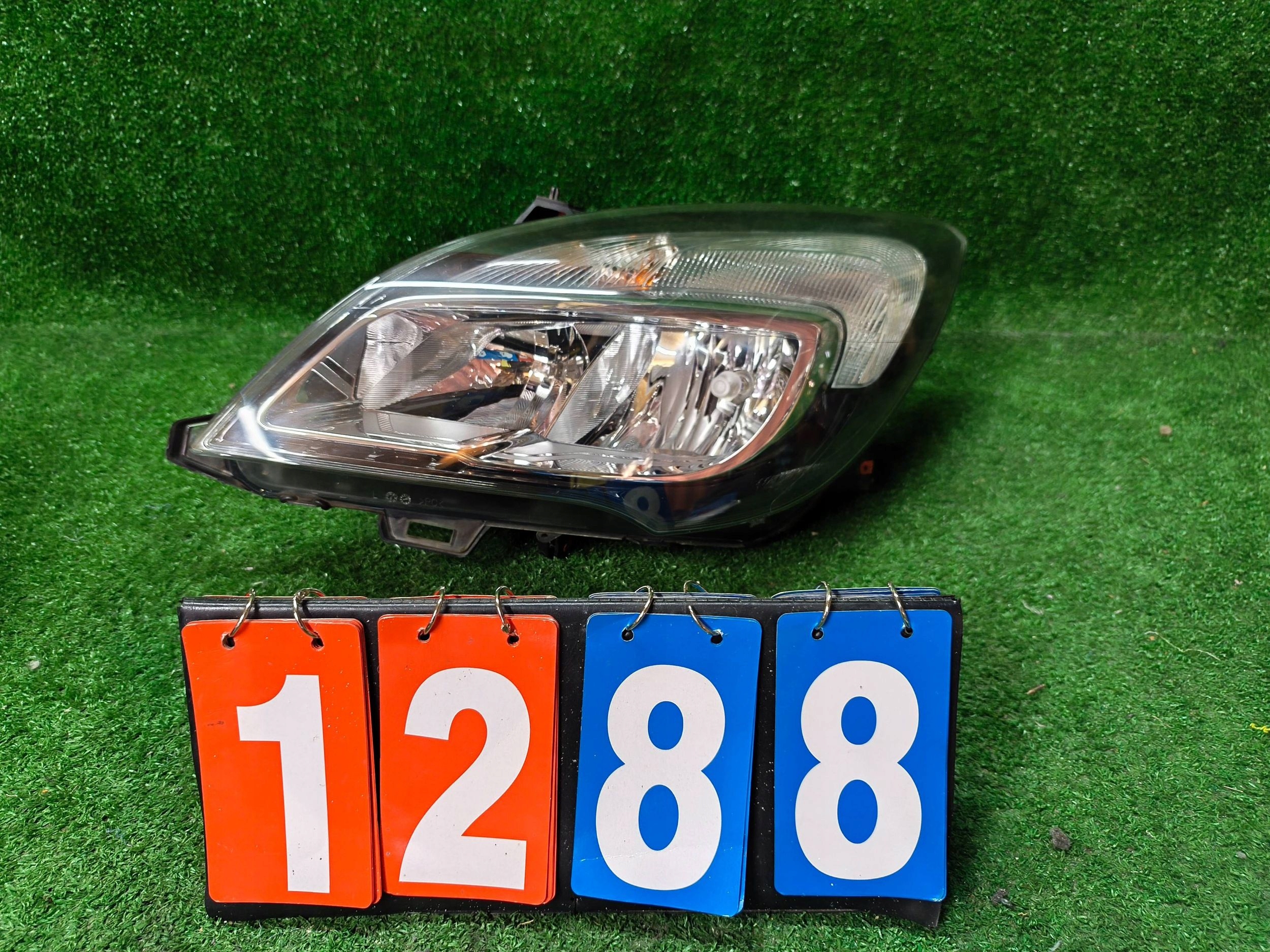 REFLEKTOR left front OPEL MERIVA B LIFT 13- NR.R1288