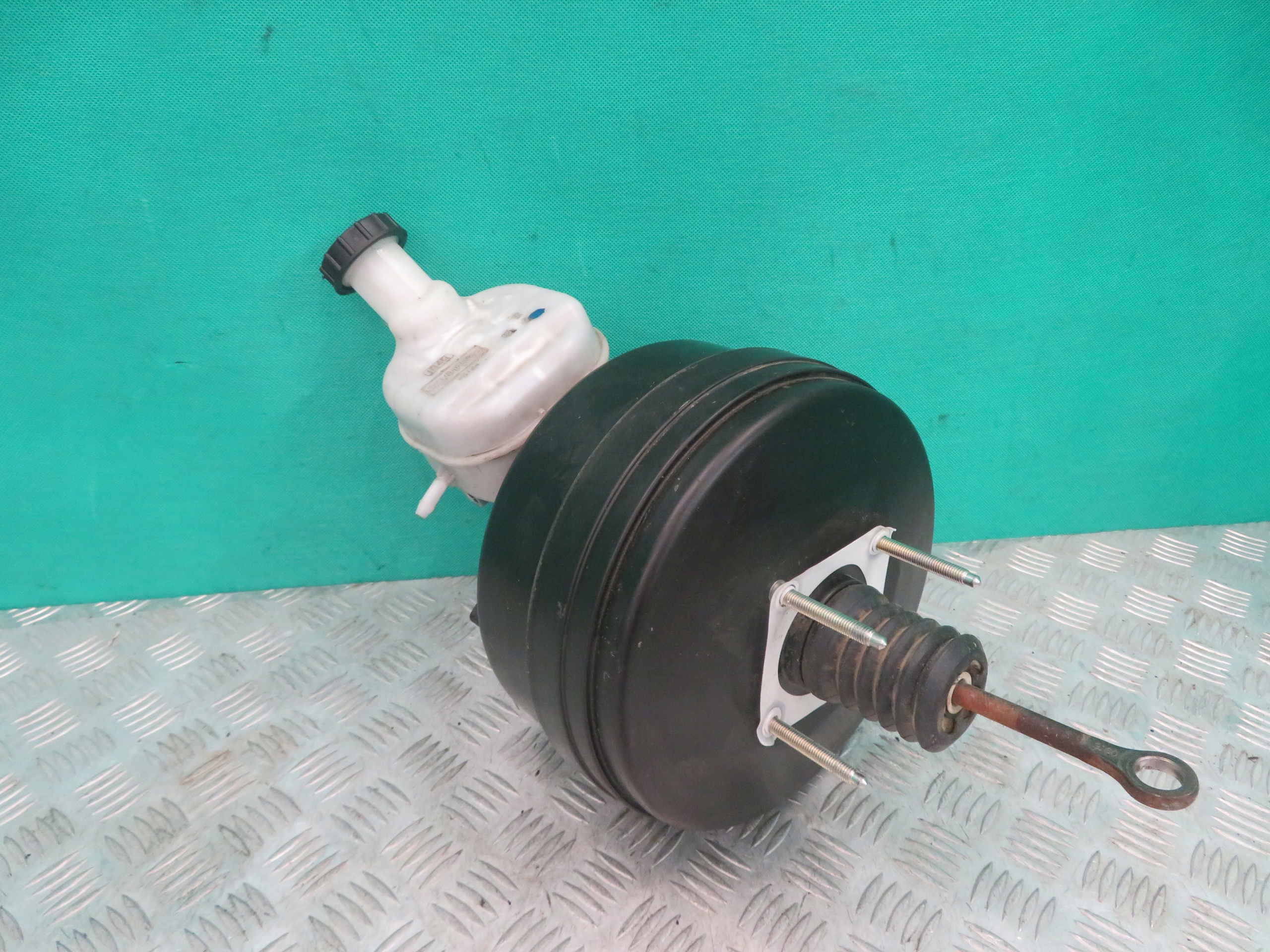 GK31-2B195-CC GK312B195CC - СЕРВОПРИВОД ГЛАВНЫЙ ТОРМОЗНОЙ ЦИЛИНДР FORD TRANSIT MK8 20R