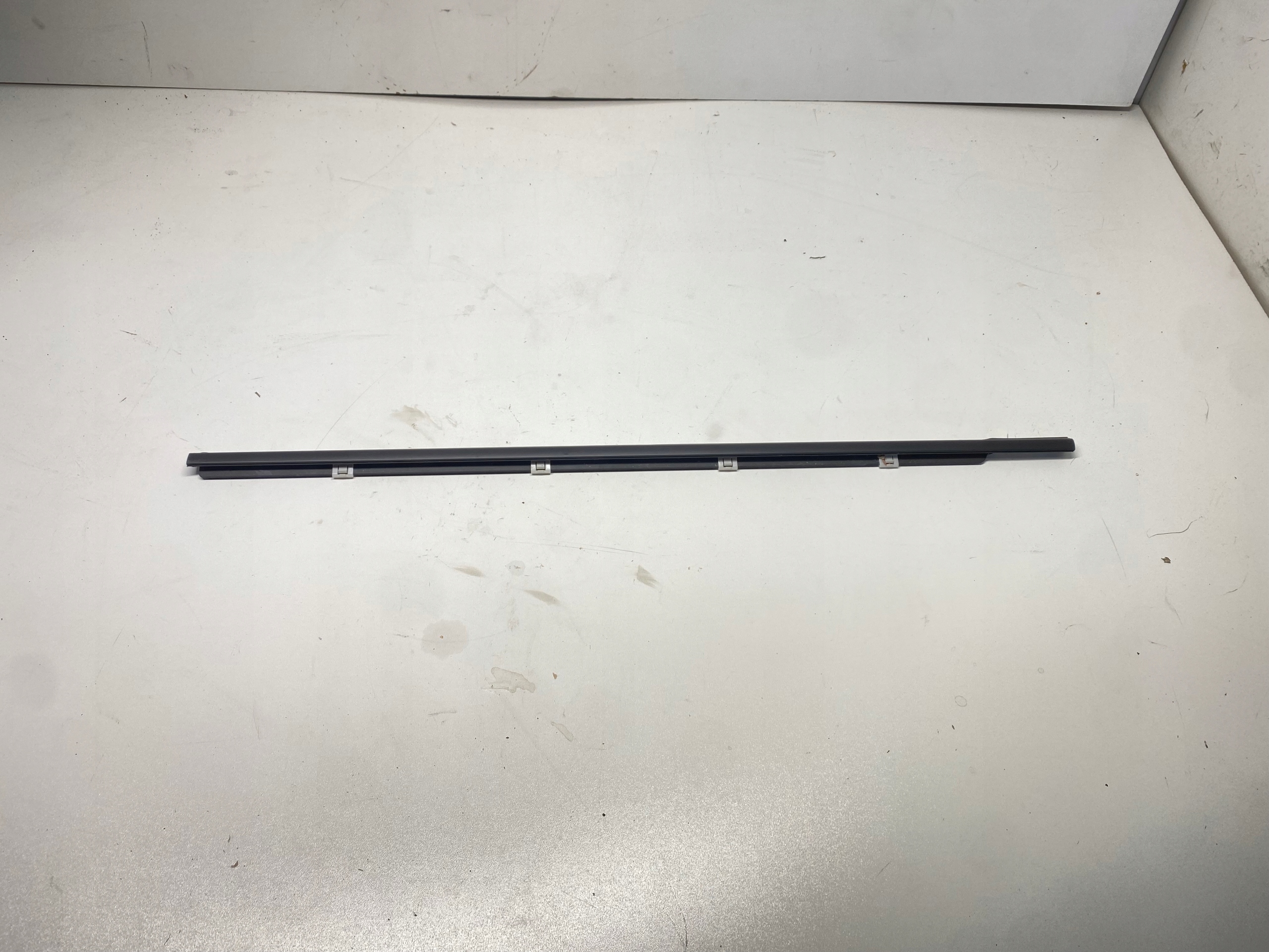 KIA NIRO moulding dust door PARAPET left left front 17-24