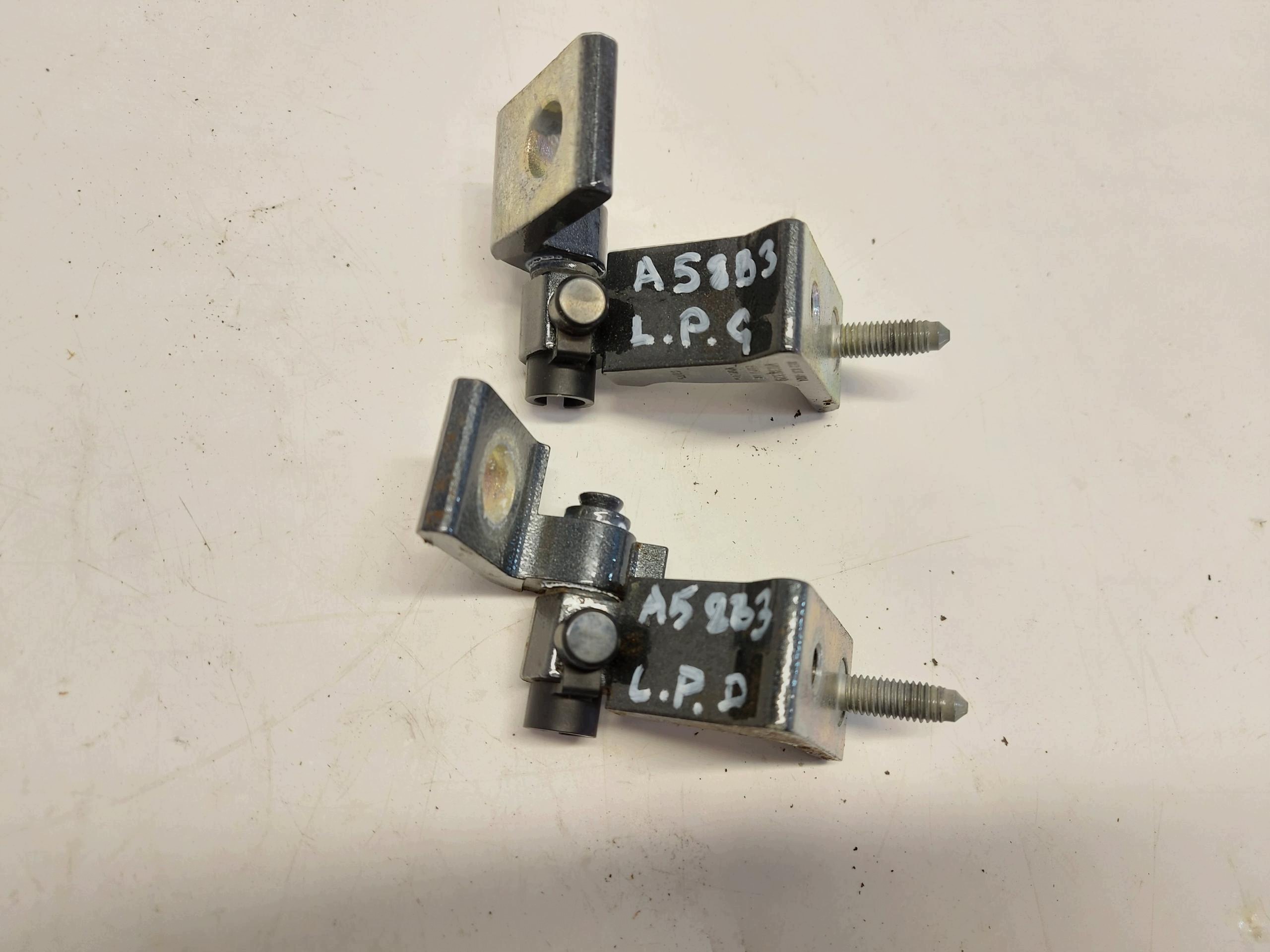 AUDI A5 8B3 B10 AVANT hinge door front left gora dol komplet