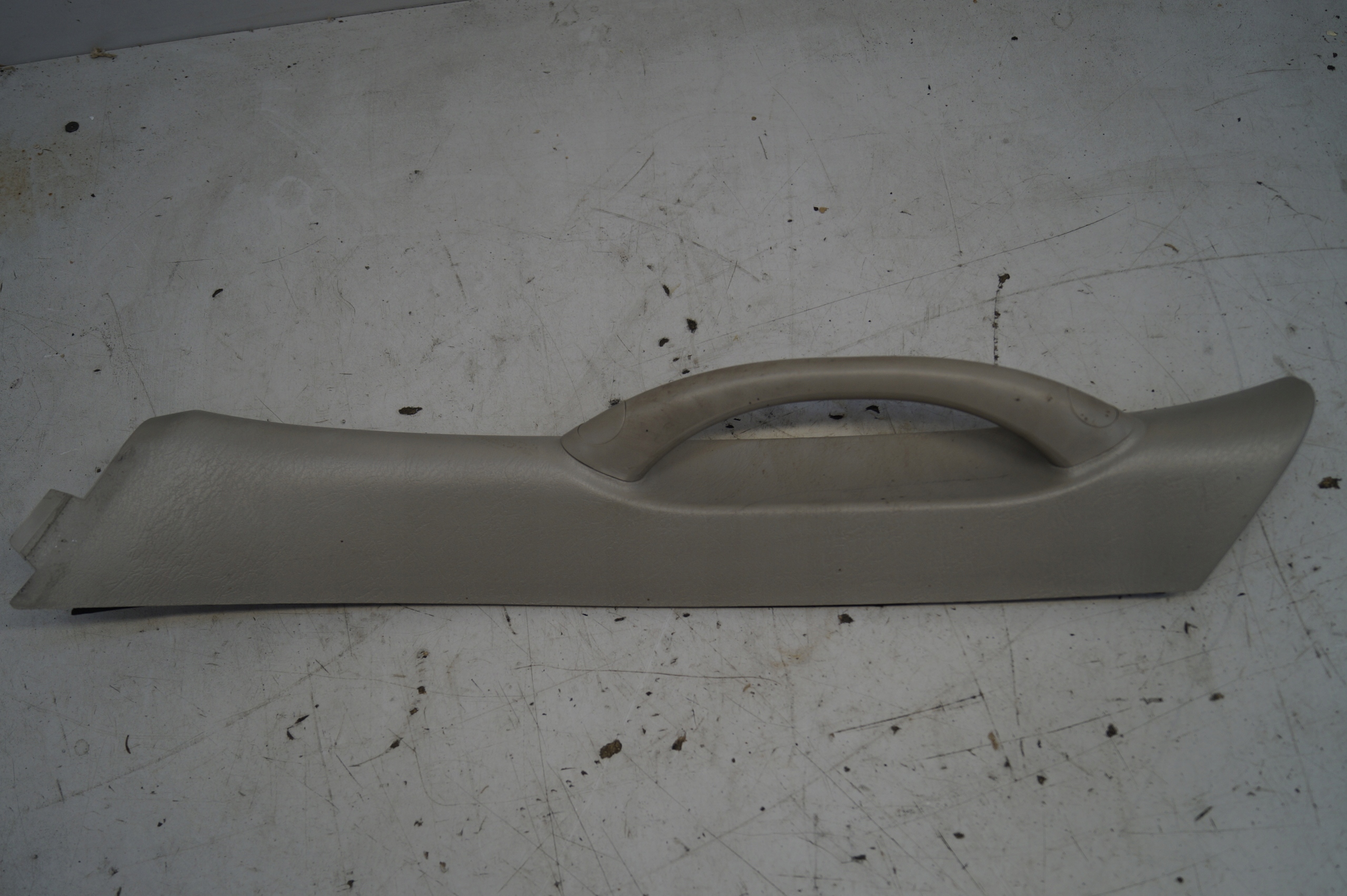 Rączka Osłona słupka lewego Jeep Liberty Cherokee