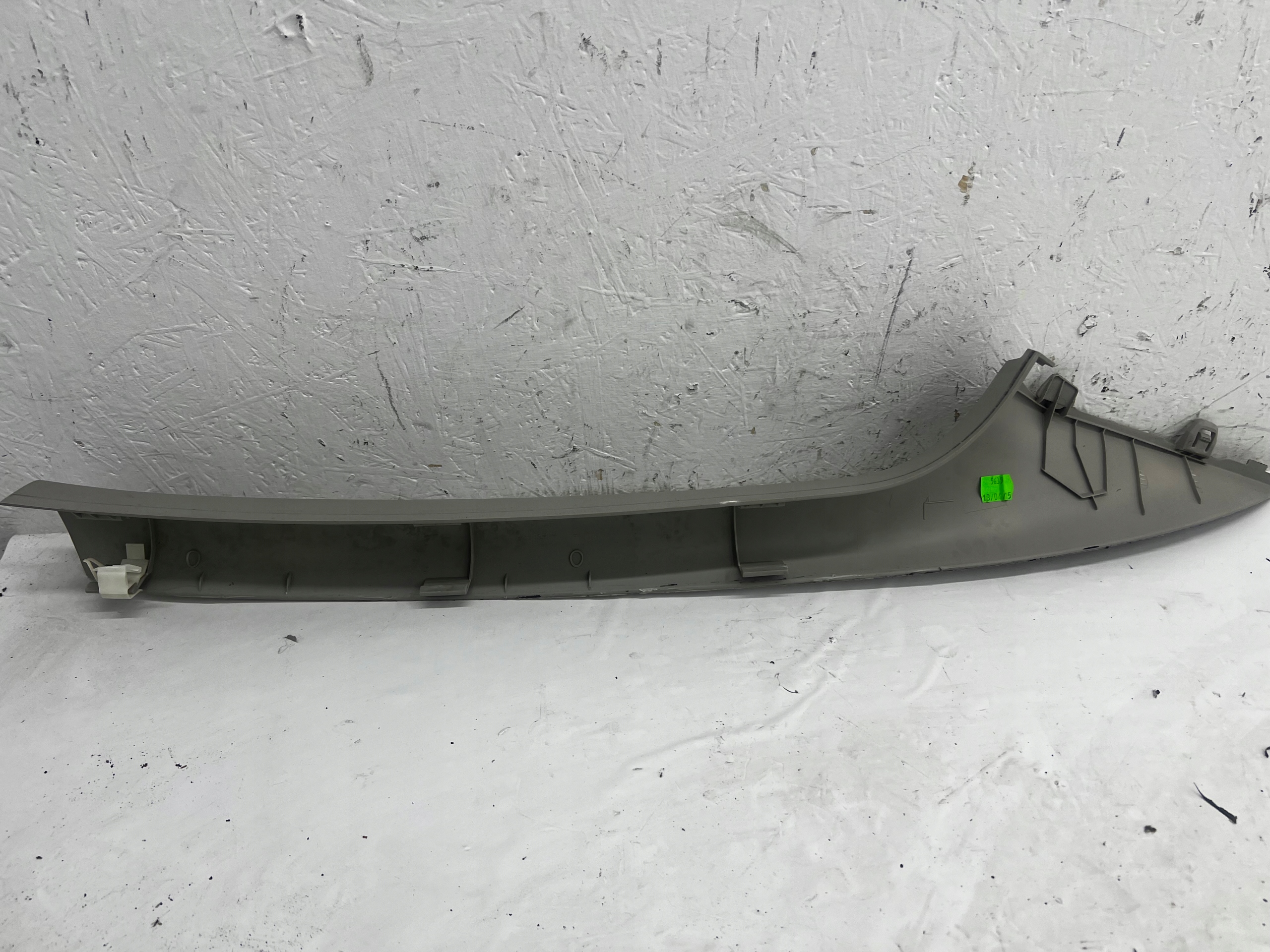 Blende Abdeckung SLUPKA links RENAULT TRAFIC III 14- 93868212