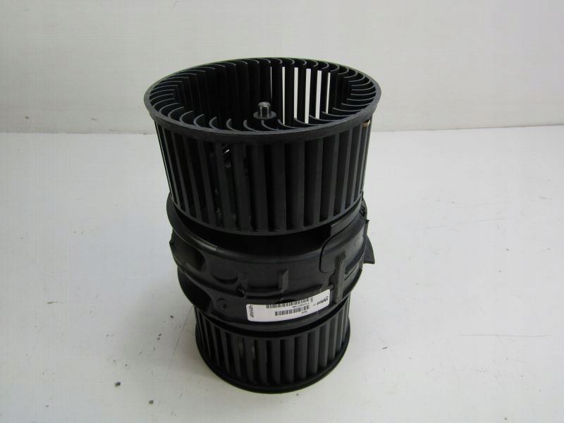 MEGANE III WENTYLATOR DMUCHAWA NAWIEWU Part number 27210108241R