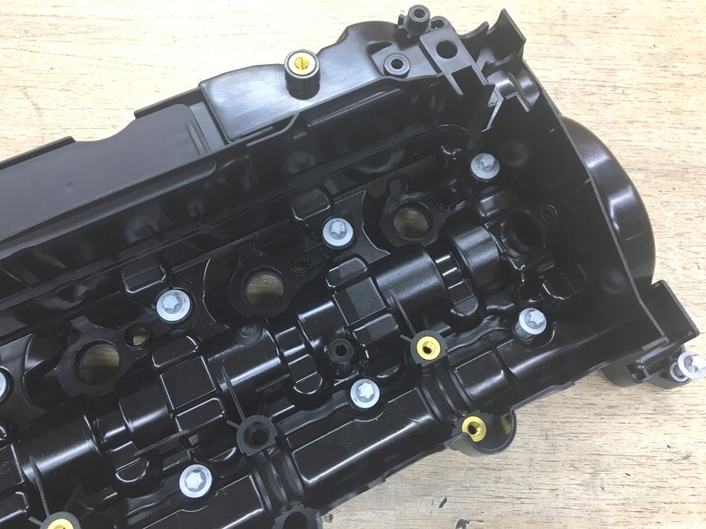 POKRYWA GŁOWICY ZAWORÓW BMW F32 F33 F36 LIFT 435dX Jakość części (zgodnie z GVO) P - zamiennik o jakości porównywalnej do oryginału