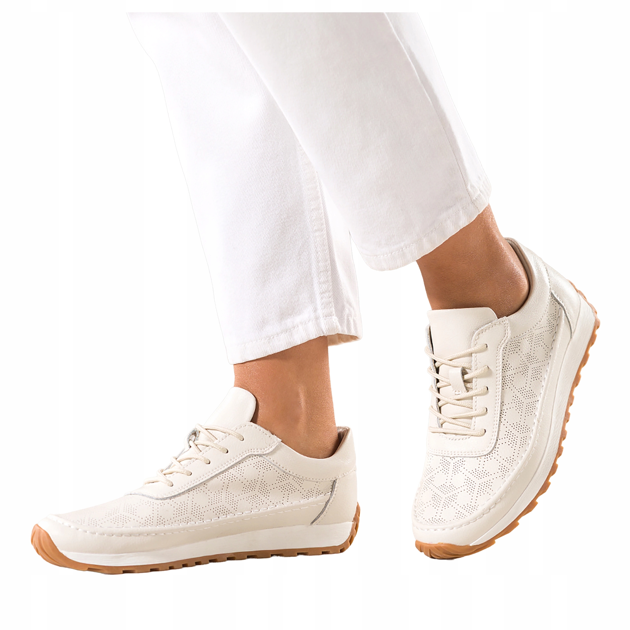 Polobotky Světle béžové Dámské Kožené Tenisky Ažurové Šněrované r 39