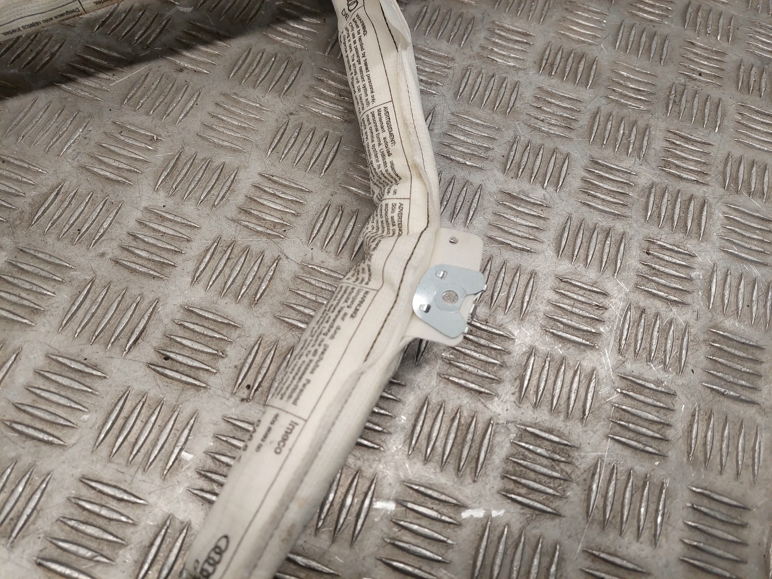 Audi Q7 4L0880742A задний правый Подушки