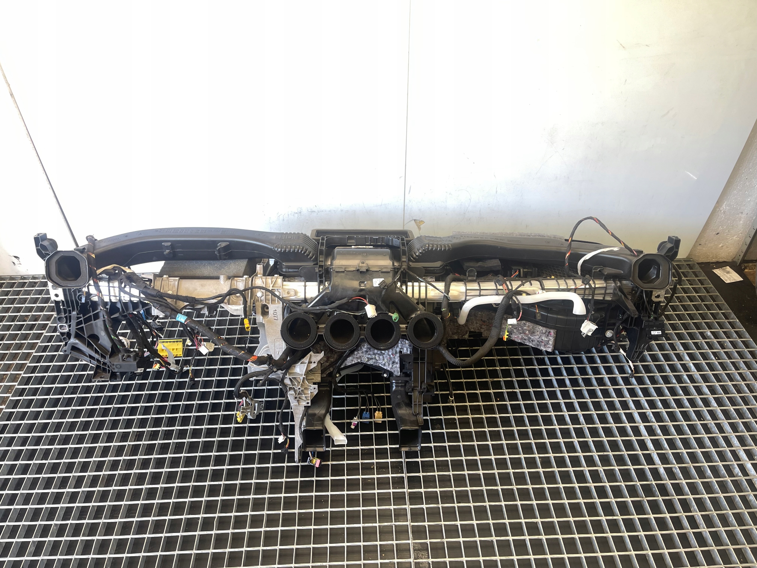 MERCEDES W213 ohřívač větrák ventilátor A2388302700 držák