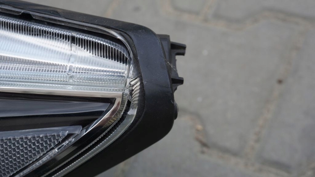 SUBARU LEGACY OUTBACK - light left front XENON
