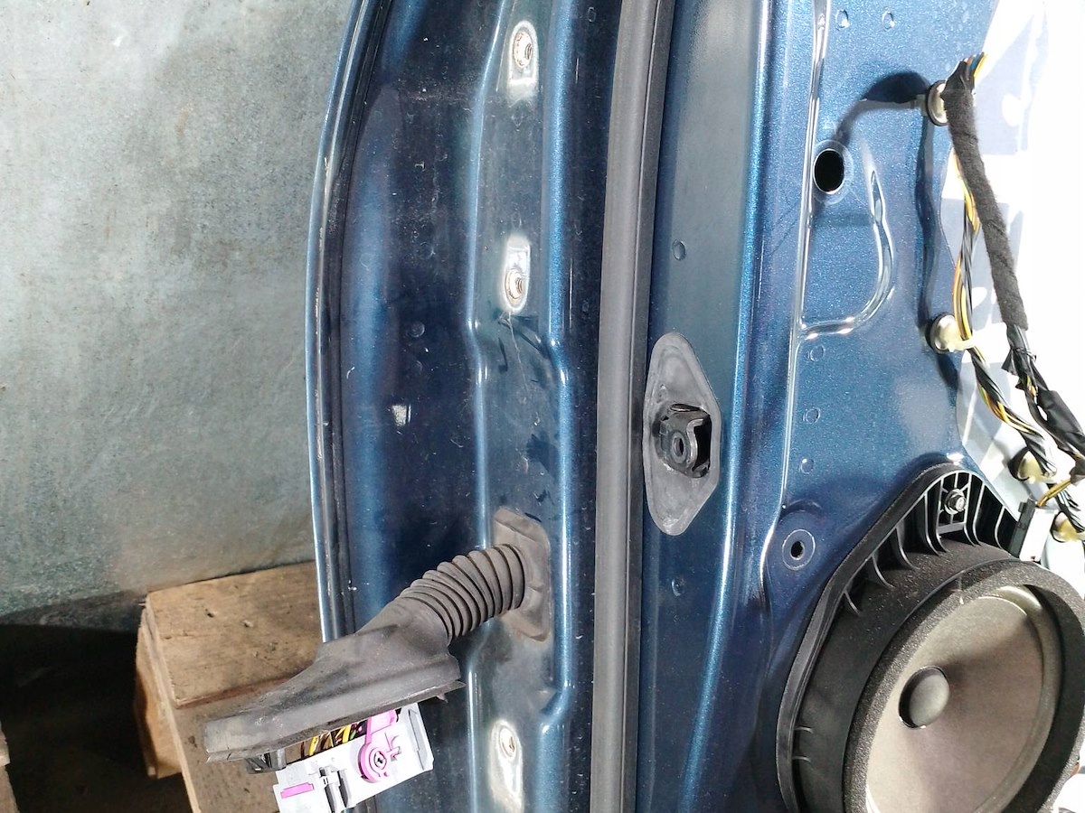 DRZWI PRAWY PRZÓD OPEL INSIGNIA Z22A HATCHBACK Producent części OPEL