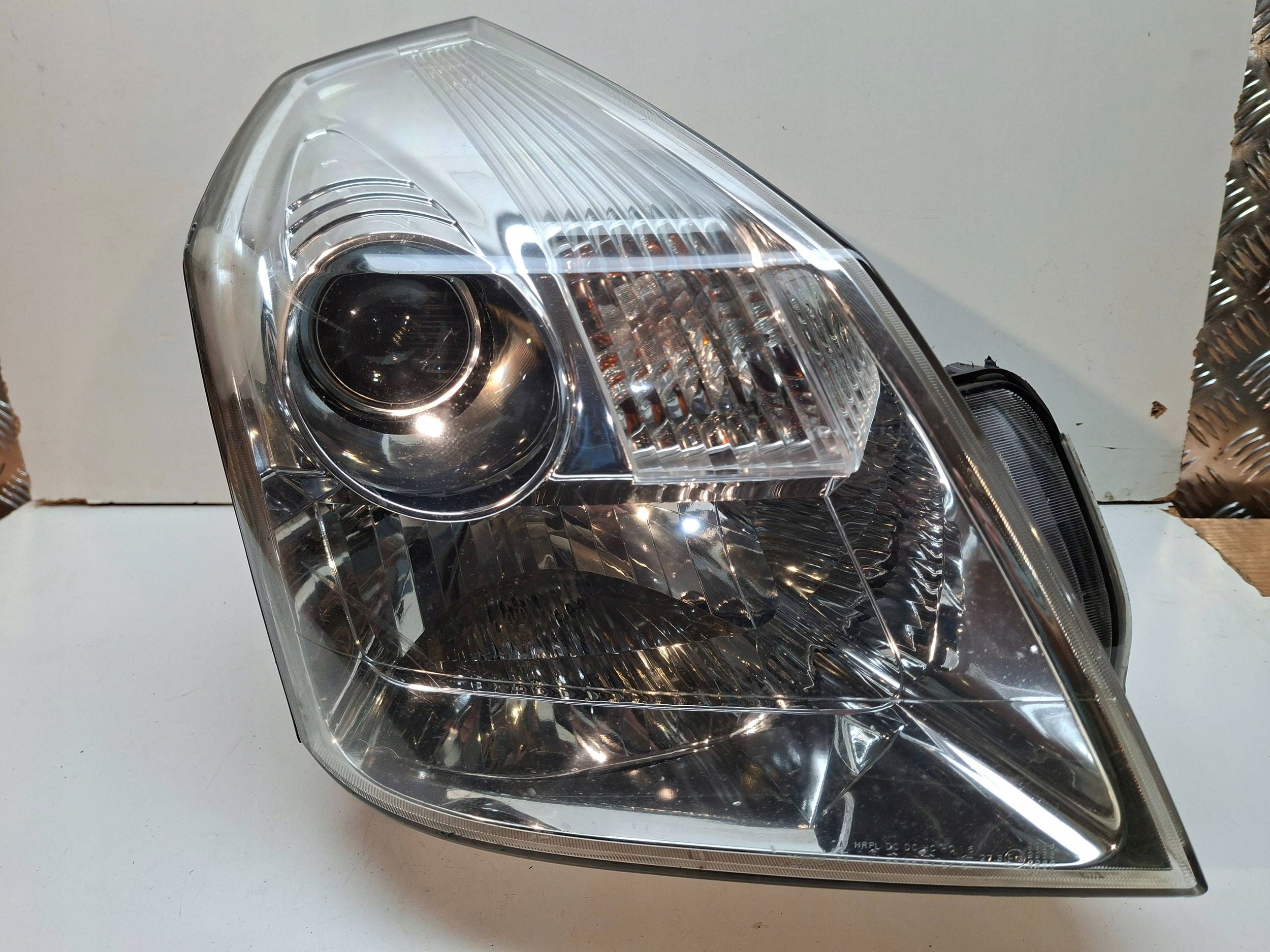 light front right XENON 8200014358 RENAULT VEL SATIS 2001