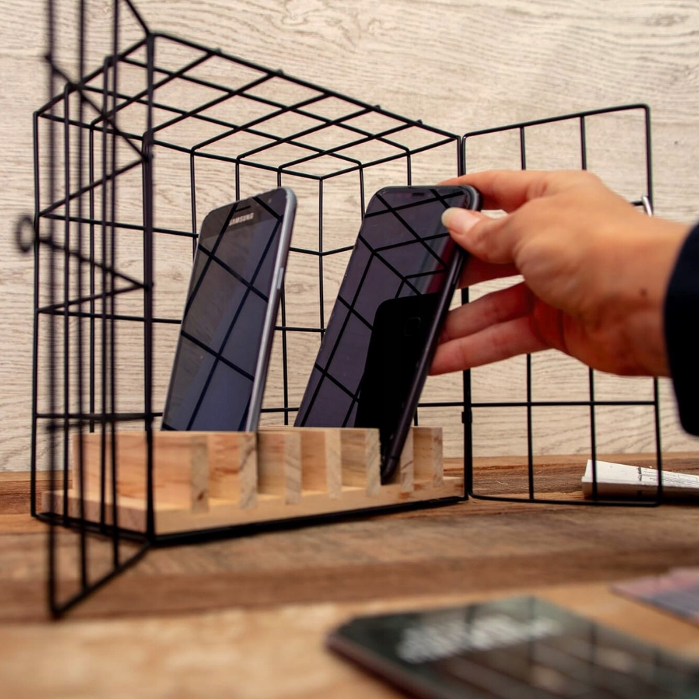 STOJAK NA TELEFON METALOWA CZARNA KLATKA WIĘZIENIE OGRANICZ KORZYSTANIE Kod producenta 8300108743154