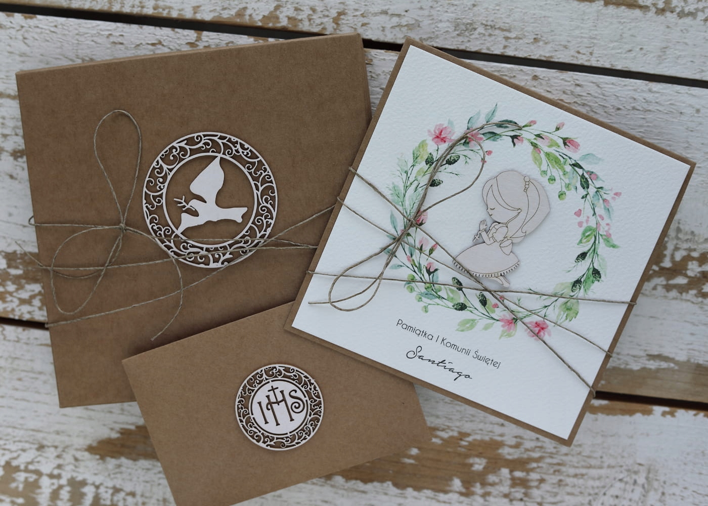 Ručně vyráběná společenská pohlednice pro dívku věnec louka