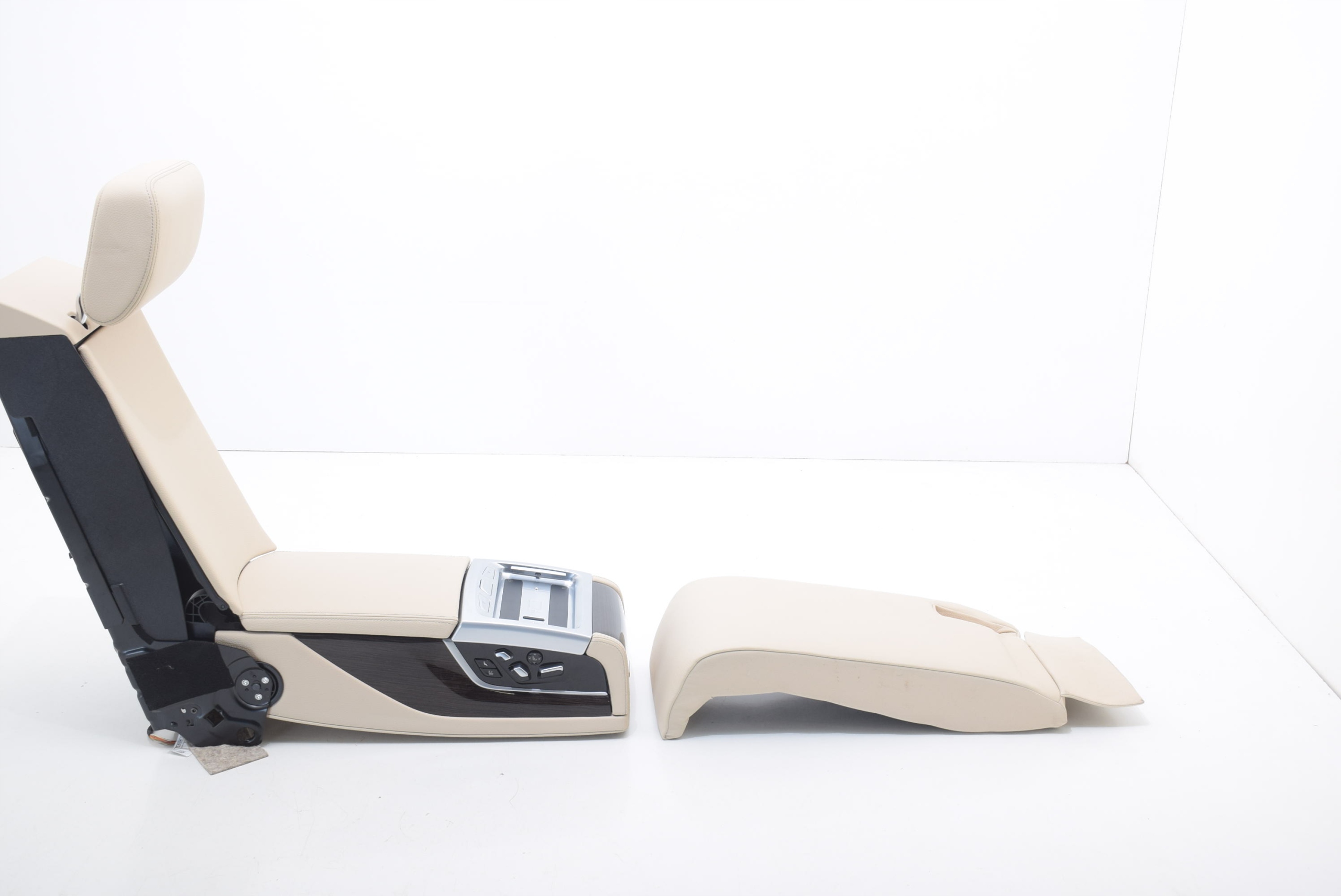 BMW 7 G12 кресла диван зад кожа электро