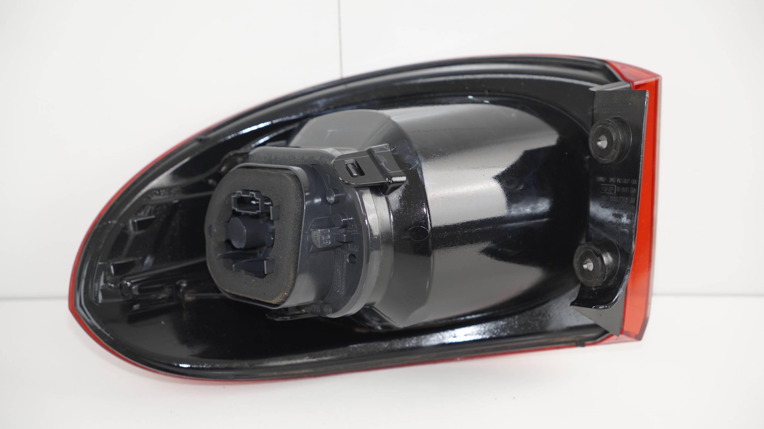 фонарь левый задний vw Tiguan I 07-11R^