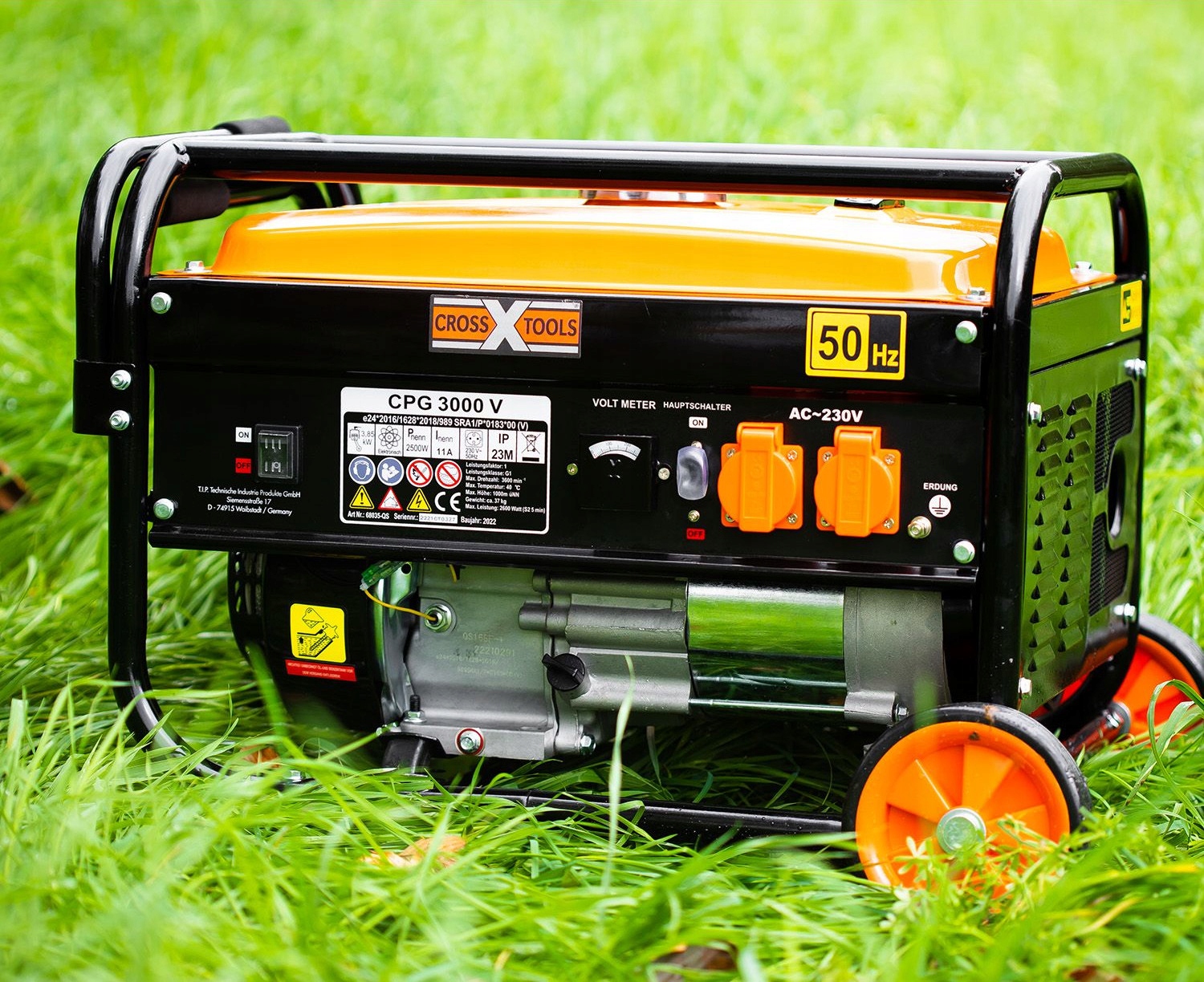 Przenośny agregat prądotwórczy generator prądu 2600W 230V 12V AVR benzyna Marka Cross Tools