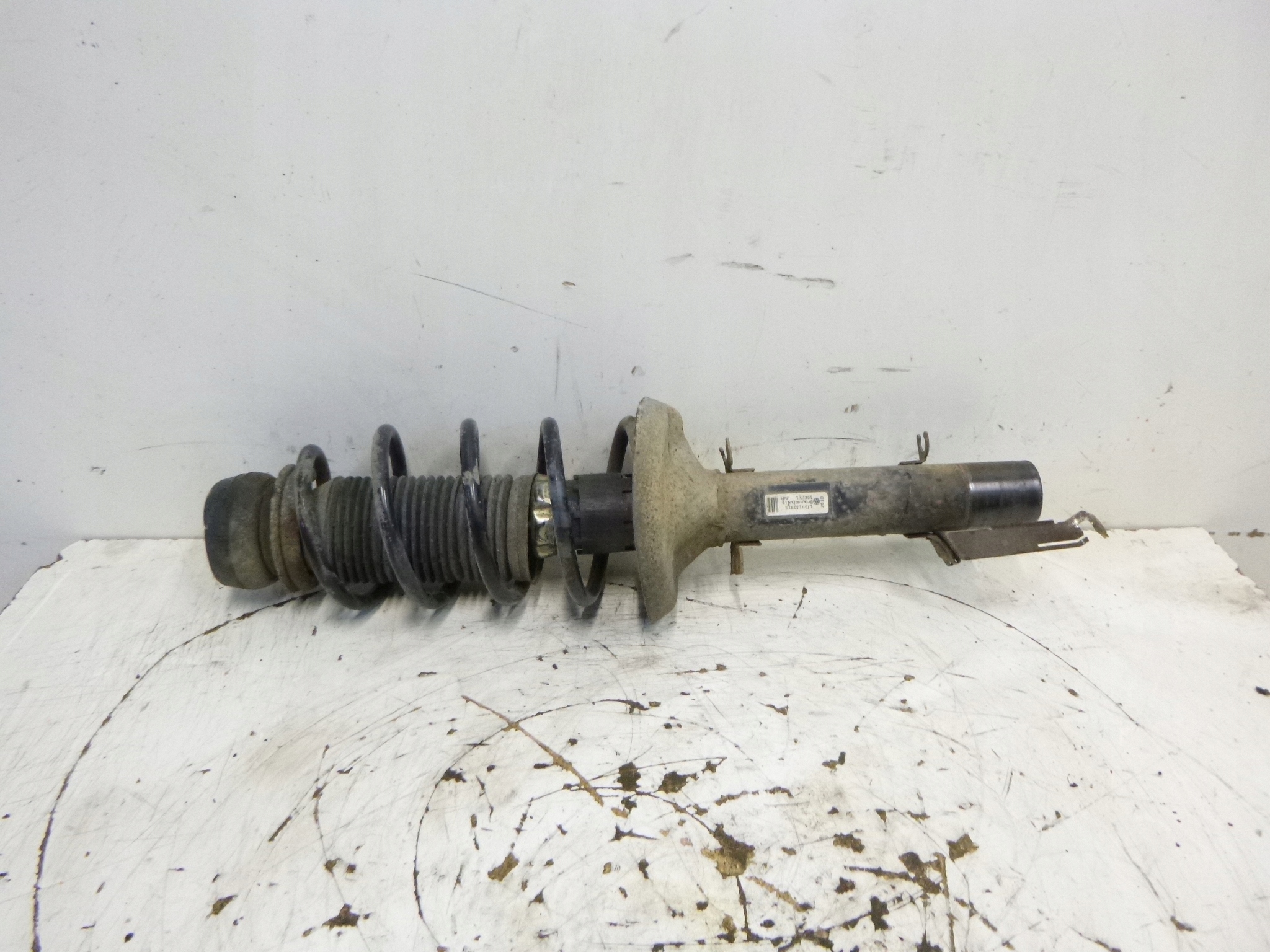 shock absorber front VW Volkswagen Golf IV 1.4 1.6 97-06r.