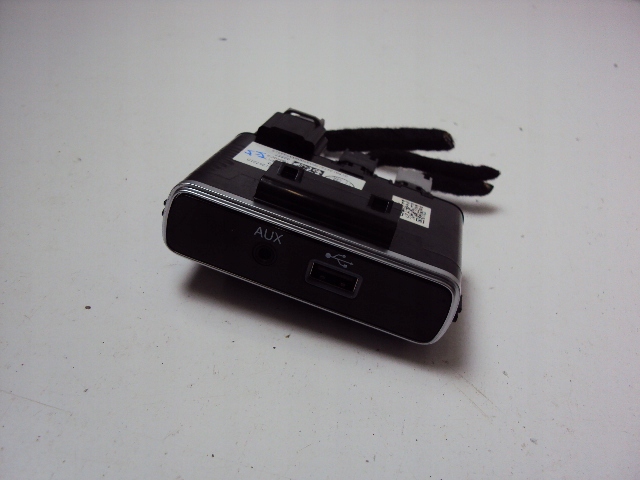 01561247210 - РОЗ'ЄМ AUX USB ALFA ROMEO STELVIO