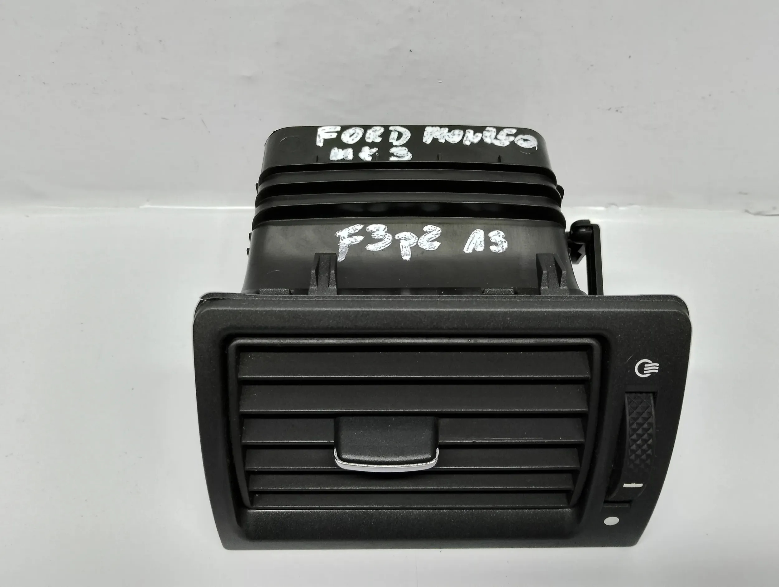 Ford Mondeo Mk III 2001 Kratki des lüfters