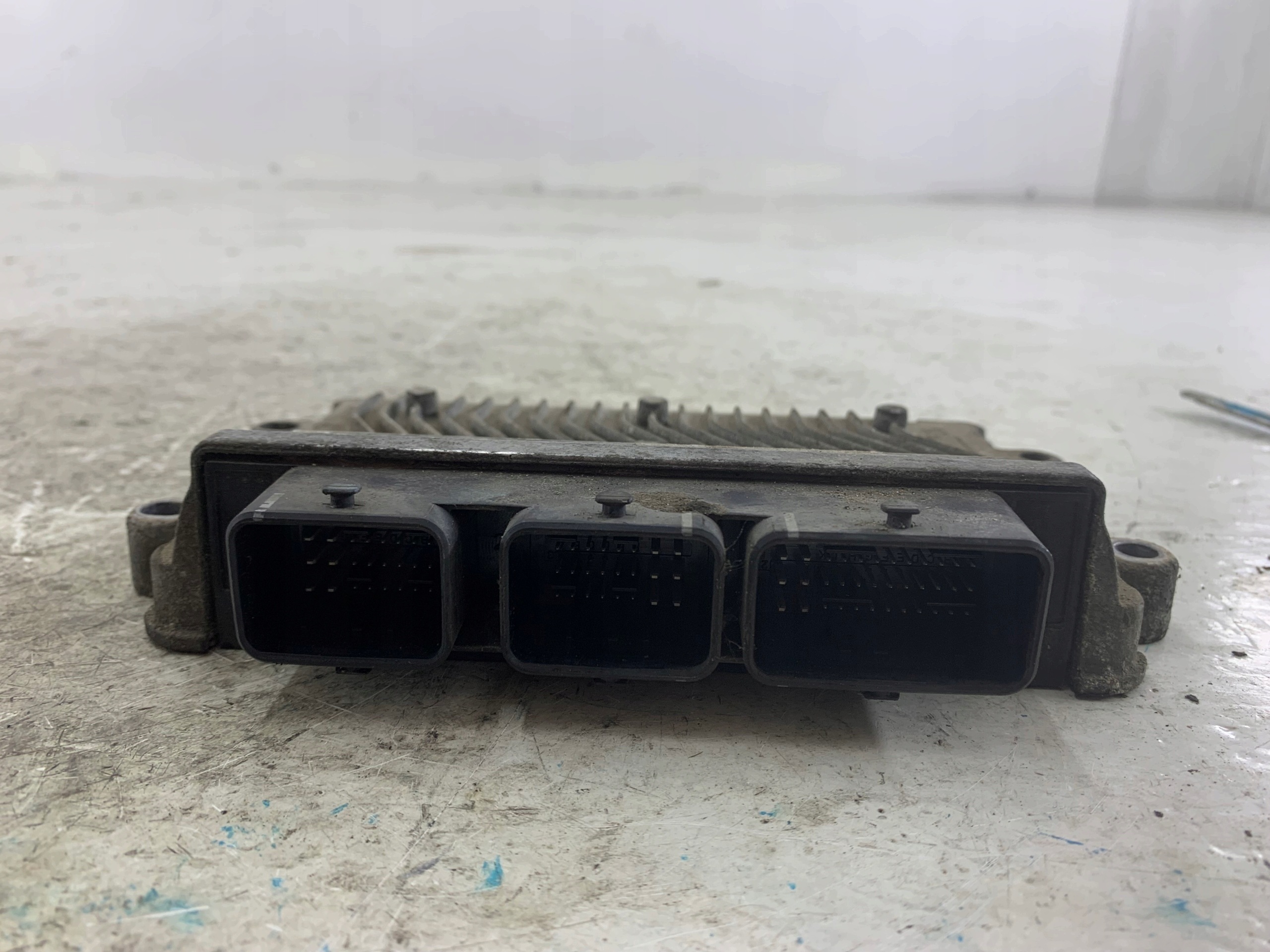 PEUGEOT 206 1.4 unité de commande électronique uce moteur 9663717680