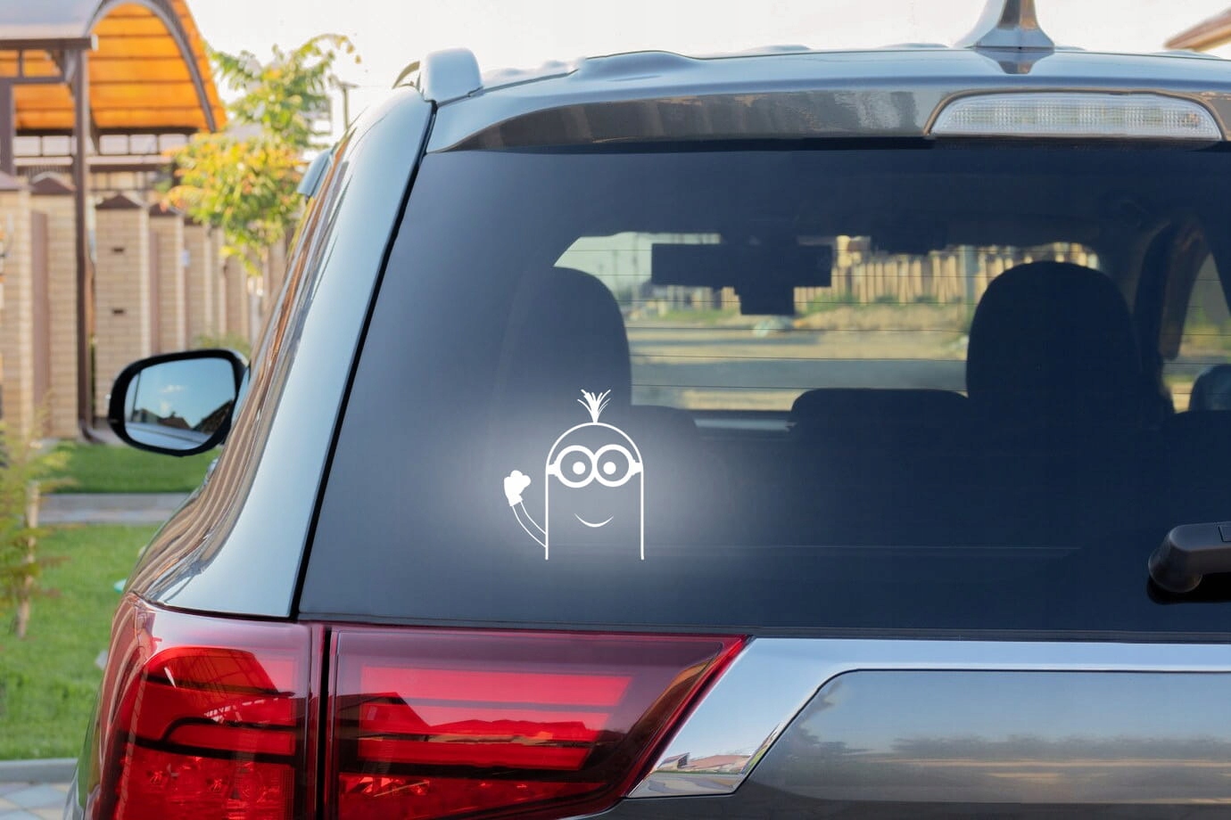 MINIONEK - Naklejka na samochód na auto - ODBLASKO Producent Inny