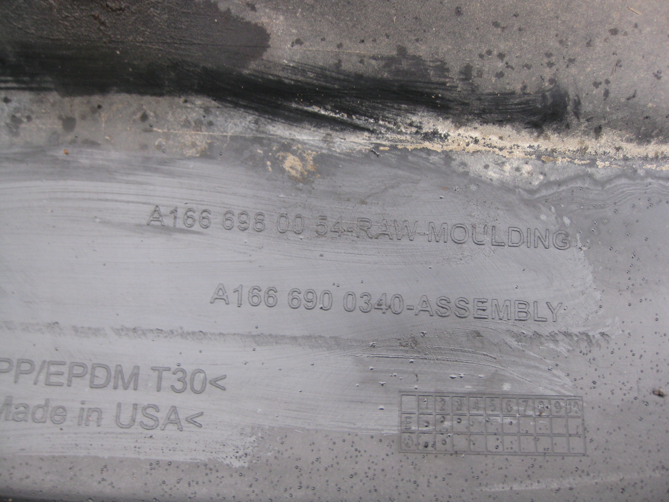 MERCEDES ML W166 3.0 CDI 12R moulding threshold left A1666900340