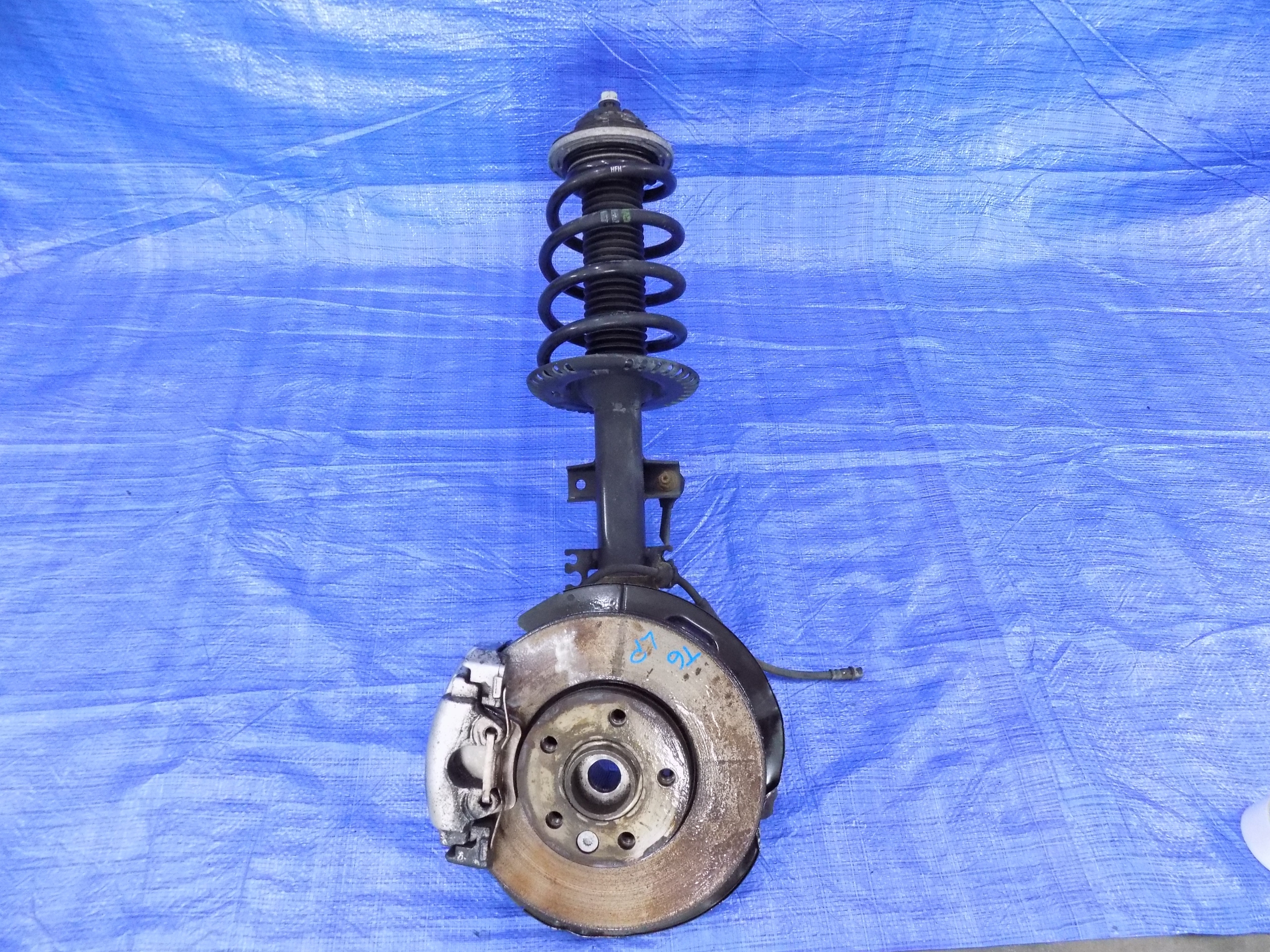 Кроссовер левый передний амортизатор VW T6 2.0 TDI 16-