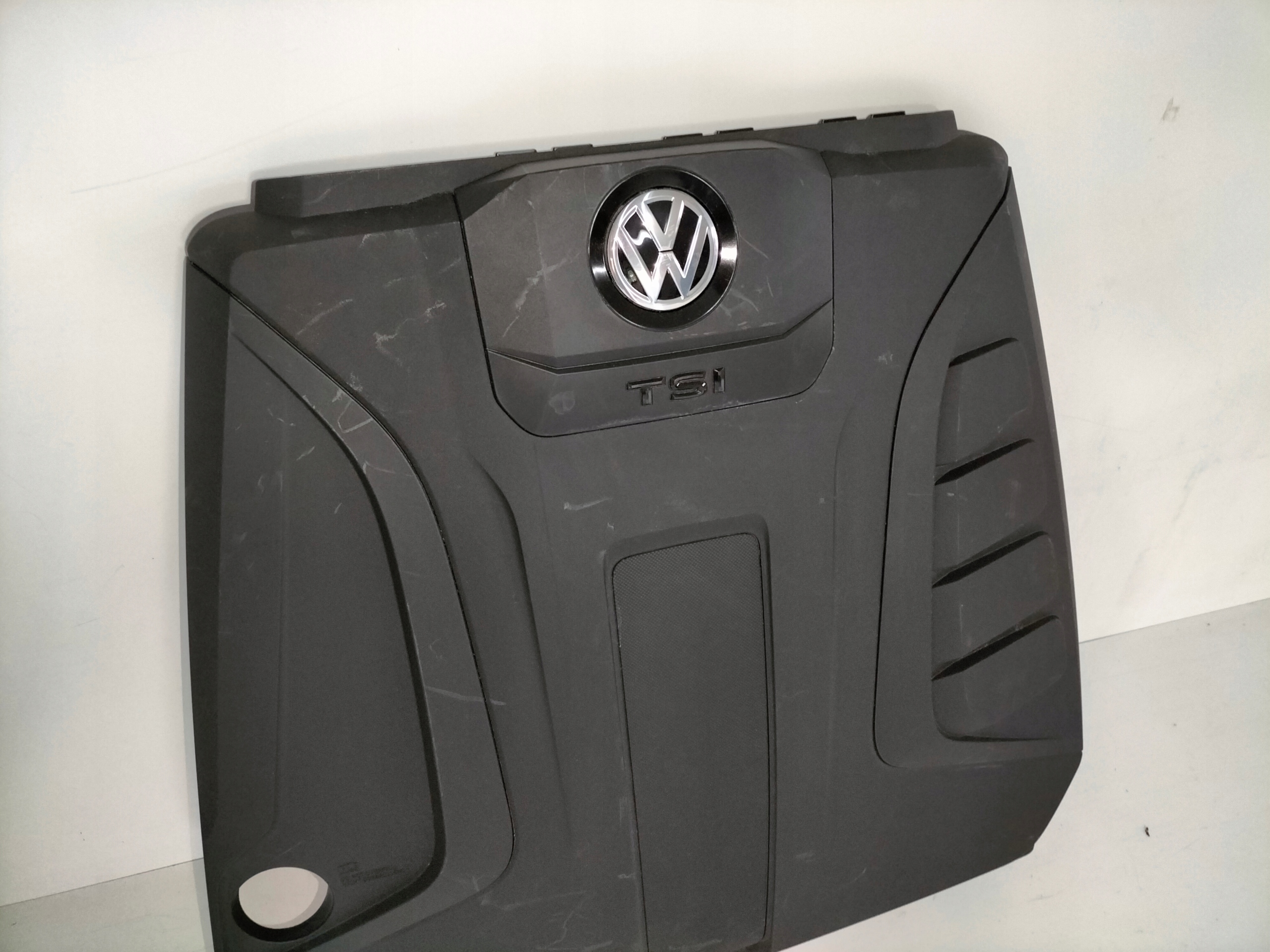 cover cover for engine VW TOUAREG III 18- TSI