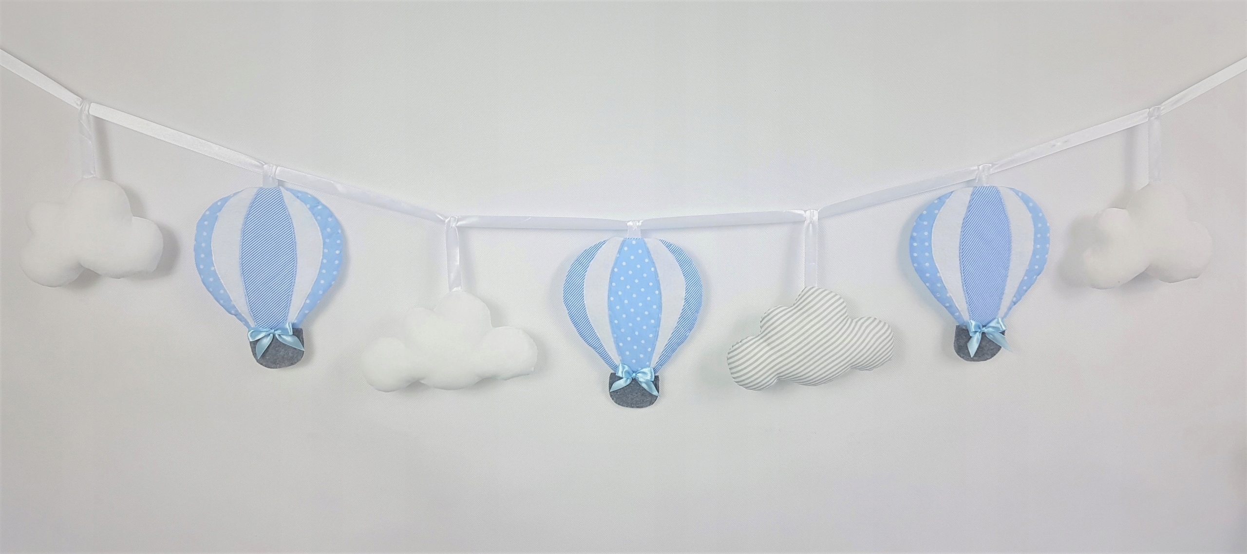 Гирлянда с воздушными шариками :) небесно-Голубой, белый и серый