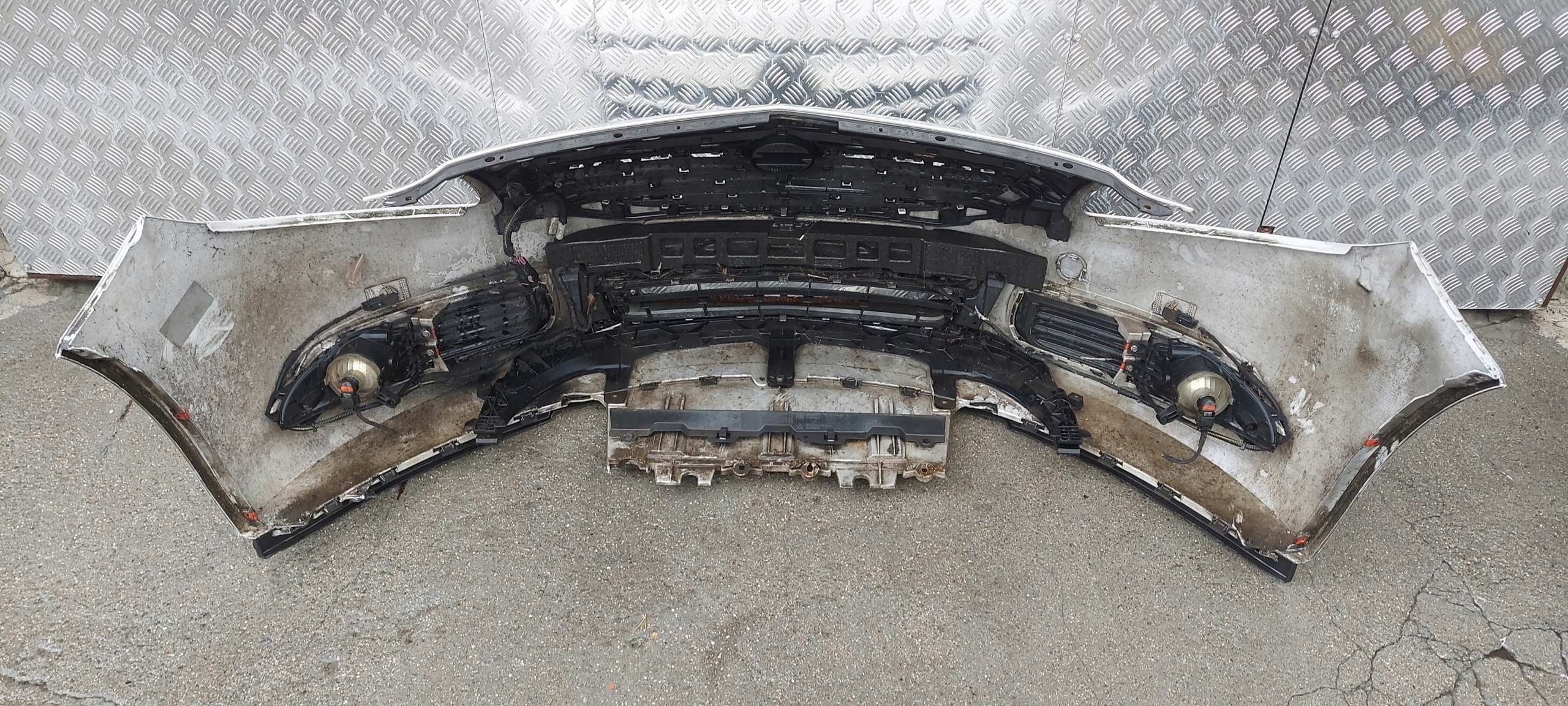 bumper front OPEL INSIGNIA sensors LAK: Z176