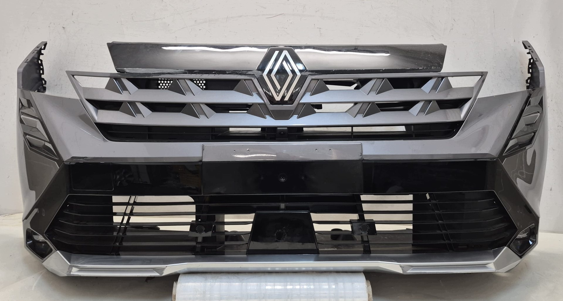 RENAULT BOREAL 25- bumper front front PDC RADAR fog light 622544176R